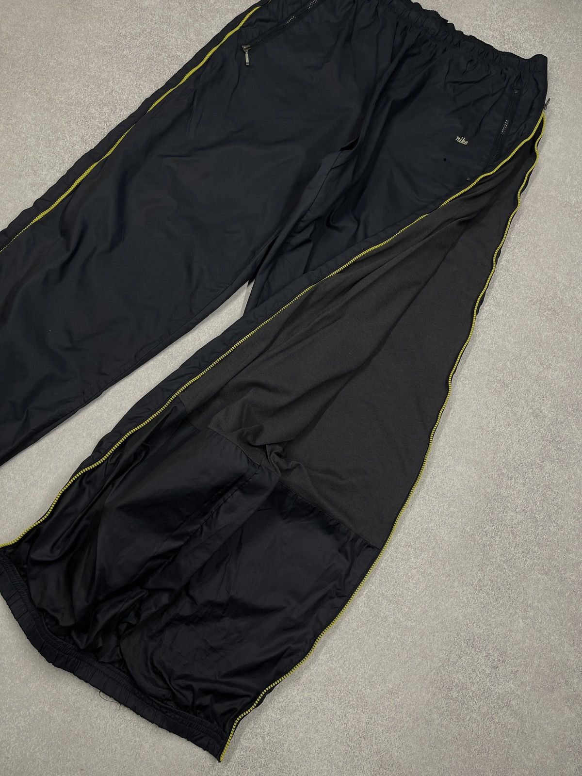 Nike Vintage Nike Nylon Sweatpants Graphite Drill Y2K TECH ACG Size US 32 / EU 48 - 5 Thumbnail