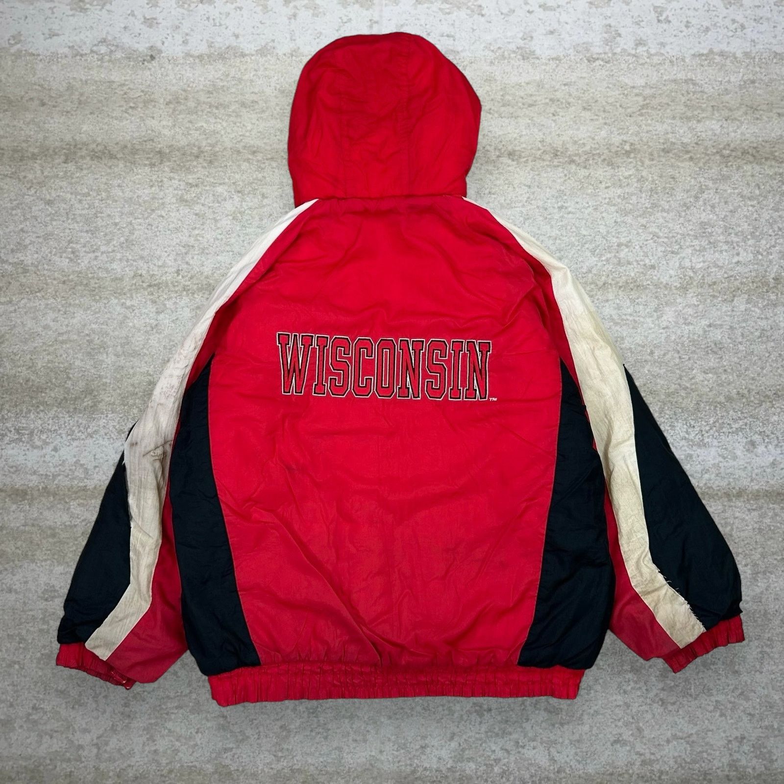 Logo 7 × Vintage Crazy Vintage 90s Wisconsin Badgers Puffer Jacket Red Nylon Size US XL / EU 56 / 4 - 3 Thumbnail