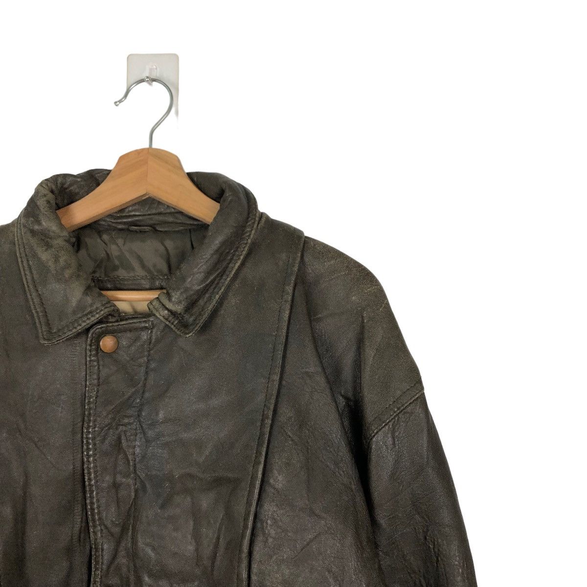 Japanese Brand 🔥90s RARE VINTAGE GENUINE BOMBERLEATHER JACKET CONTEMPORARY Size US L / EU 52-54 / 3 - 5 Thumbnail