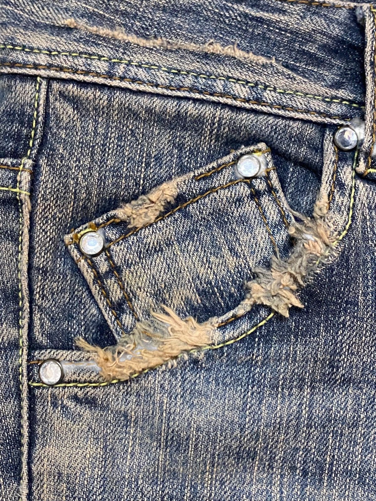 Japanese Brand Vintage Japanese Brand Zazie Mud Wash Distressed Flare Jeans Size 29" - 18 Thumbnail