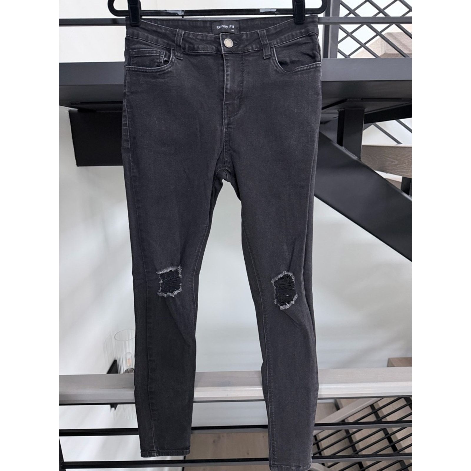 Express Men’s Express Skinny Fit Black Distressed Jeans size 30 Size US 30 / EU 46 - 2 Thumbnail