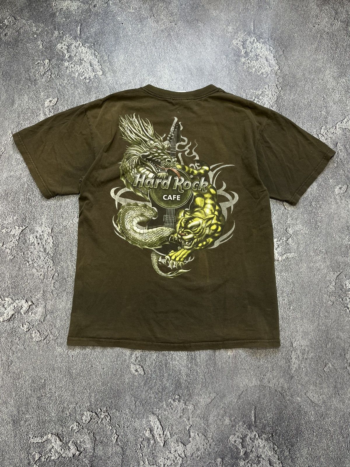 Hard Rock Cafe × Vintage Rare Hard Rock Hollywood Big Dragon Tiger Emblem T-shirt 90s Size US L / EU 52-54 / 3 - 1 Thumbnail