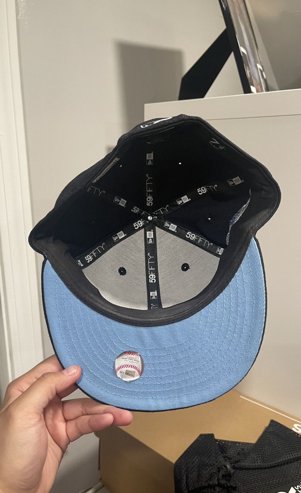 New Era Hat Club ‘Blue UV’ New York Yankees Fitted Size 7 1/8 Size ONE SIZE - 4 Thumbnail