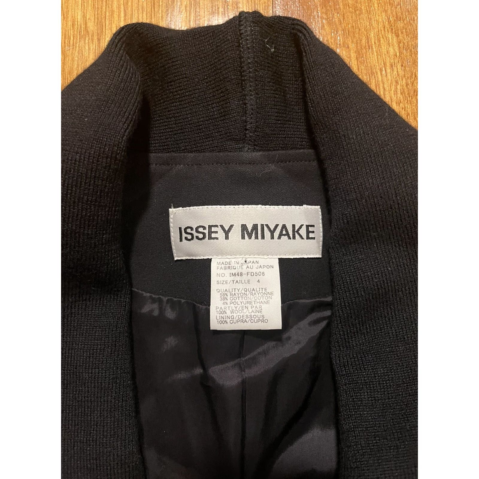 Issey Miyake Women's Rare Issey Miyake Black Blazer Jacket Size 4 Made In Japan User: Women's Rare Issey Miyake Black Blazer Jacket Size 4 Made In Japan Size S / US 4 / IT 40 - 4 Thumbnail