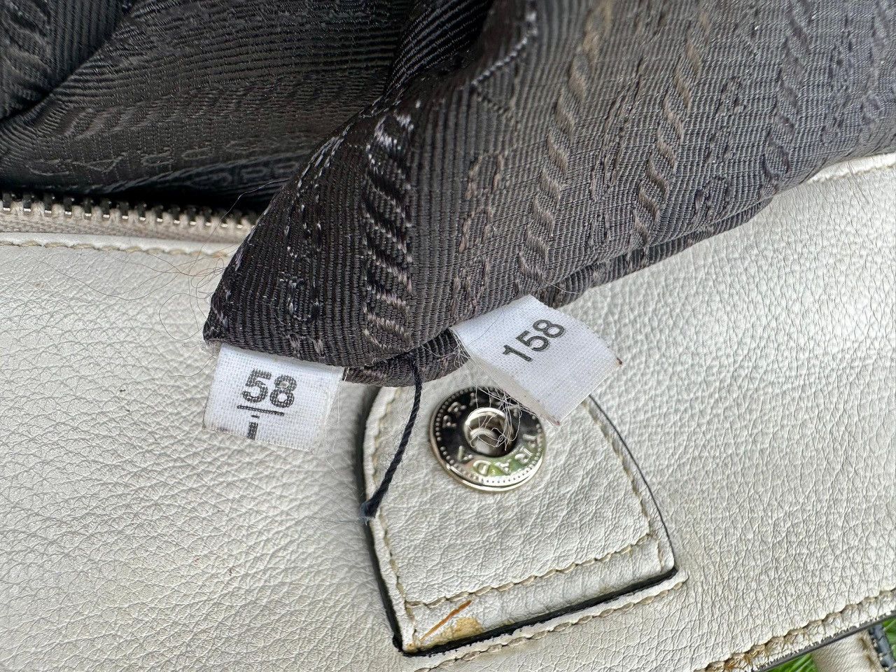 Prada Authentic Prada Vitello Daino Blanco Shopping Tote Bag Size ONE SIZE - 11 Thumbnail