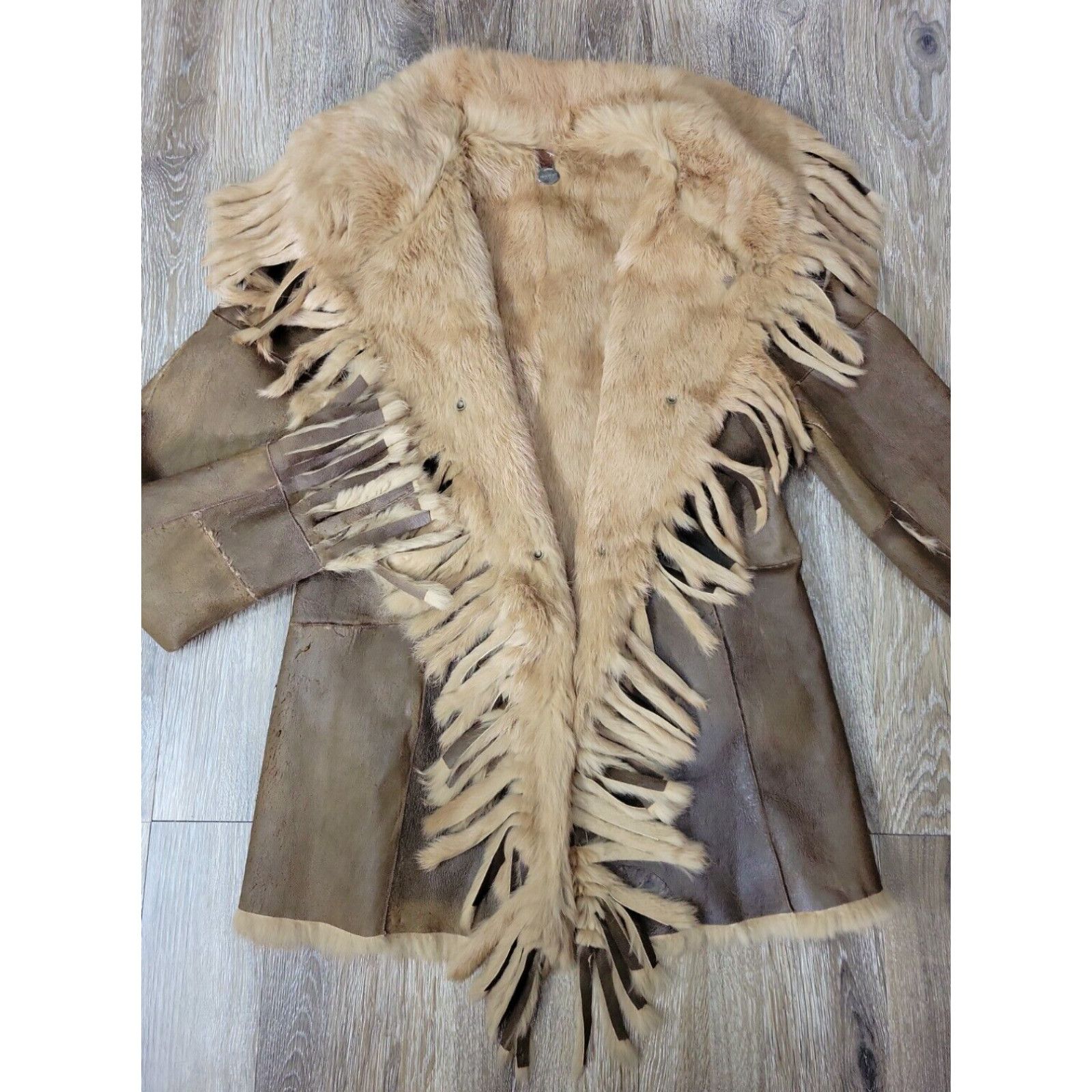 image of Vintage Pellessimo Paris Fox Fur Pelt Patchwork Boho Hippie Fringe Leather Coat Jacket in White, Wo