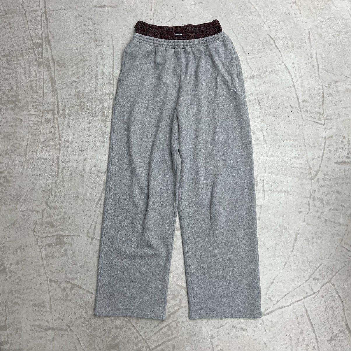 Balenciaga Balenciaga FW21 Double Waist Boxer Sweatpants Size US 32 / EU 48 - 1 Thumbnail