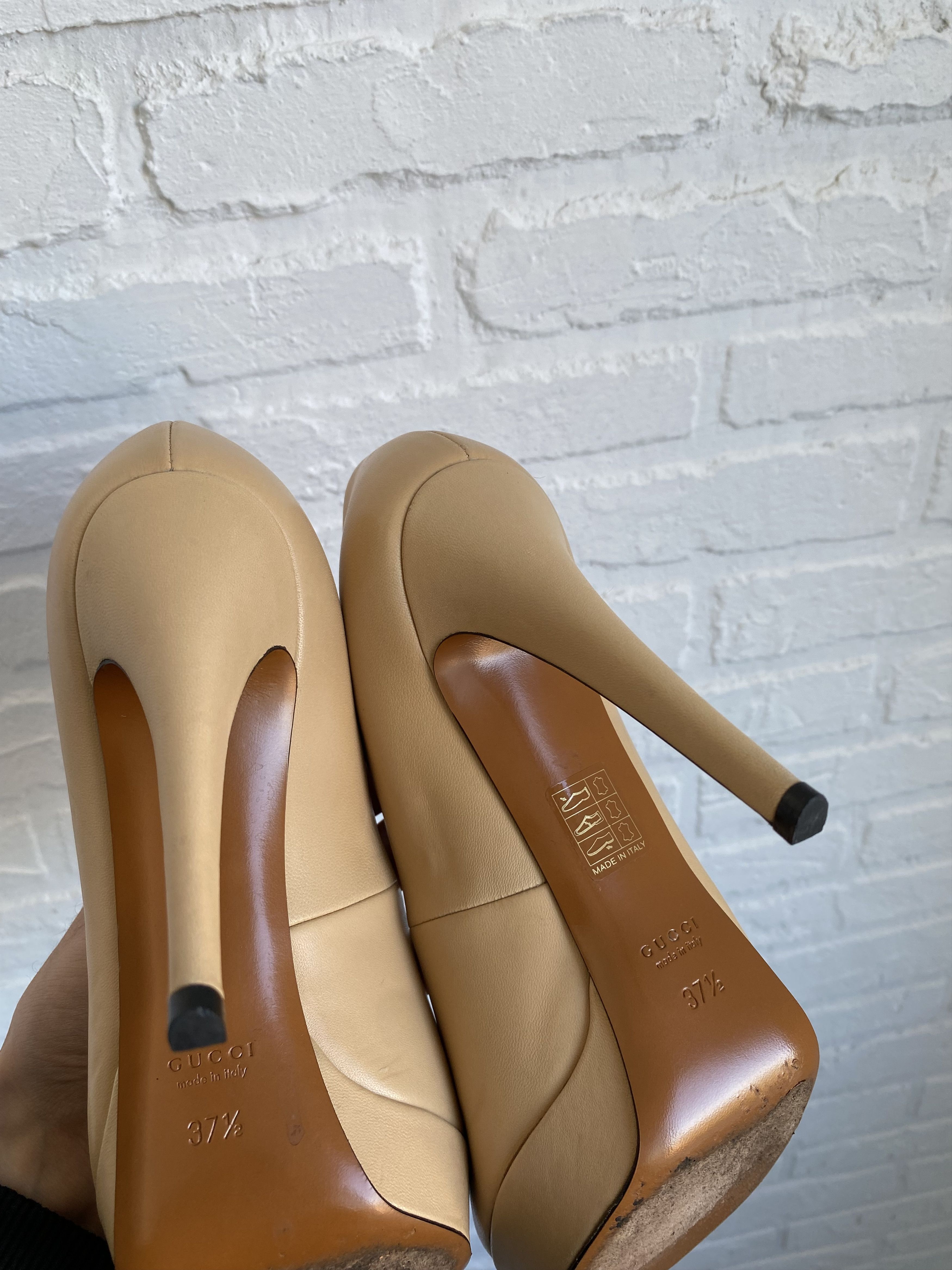 Gucci Gucci leather beige pumps Size US 7.5 / IT 37.5 - 9 Thumbnail