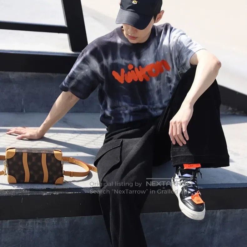 Louis Vuitton Louis Vuitton Tie-dyed logo printed short sleeves Size US L / EU 52-54 / 3 - 6 Thumbnail