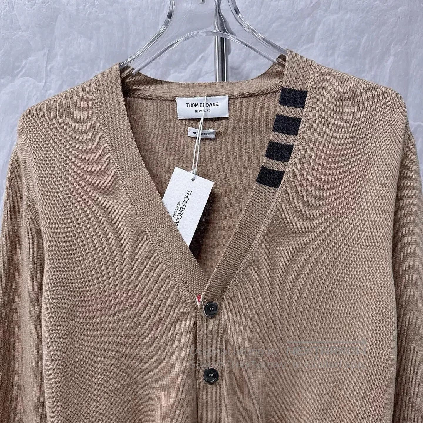 Thom Browne thom browne v-neck wool cardigan in beige. Size US M / EU 48-50 / 2 - 2 Thumbnail