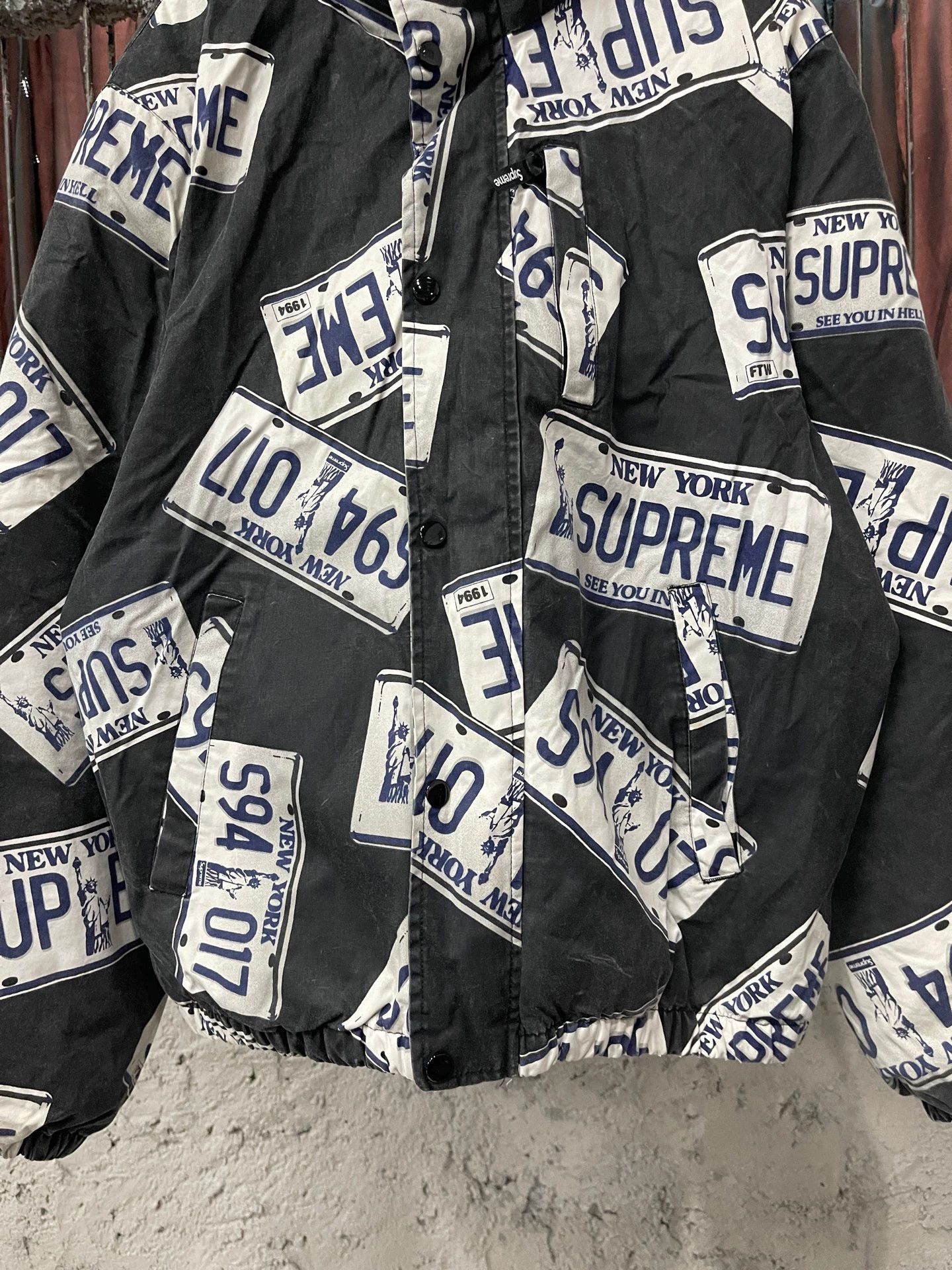 Supreme Supreme down jacket L Used Size US L / EU 52-54 / 3 - 4 Thumbnail