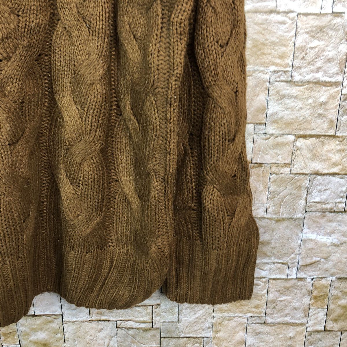 Vintage GU vintage japan Brown cable Knitwear #A415 Size US M / EU 48-50 / 2 - 8 Thumbnail