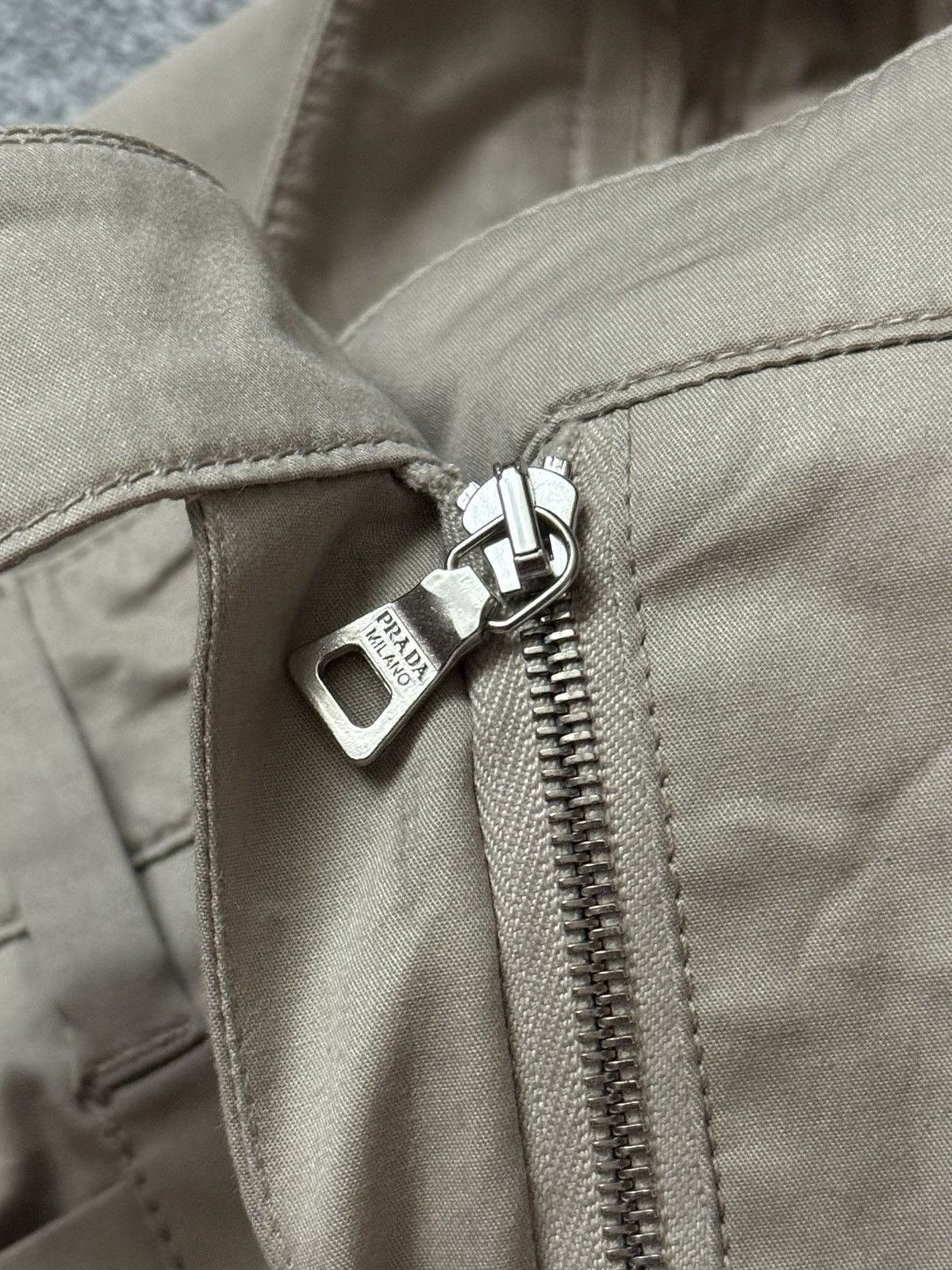Designer × Prada Prada M Wmns beige chino pant trouser Jean casual Size 26" / US 2 / IT 38 - 8 Thumbnail