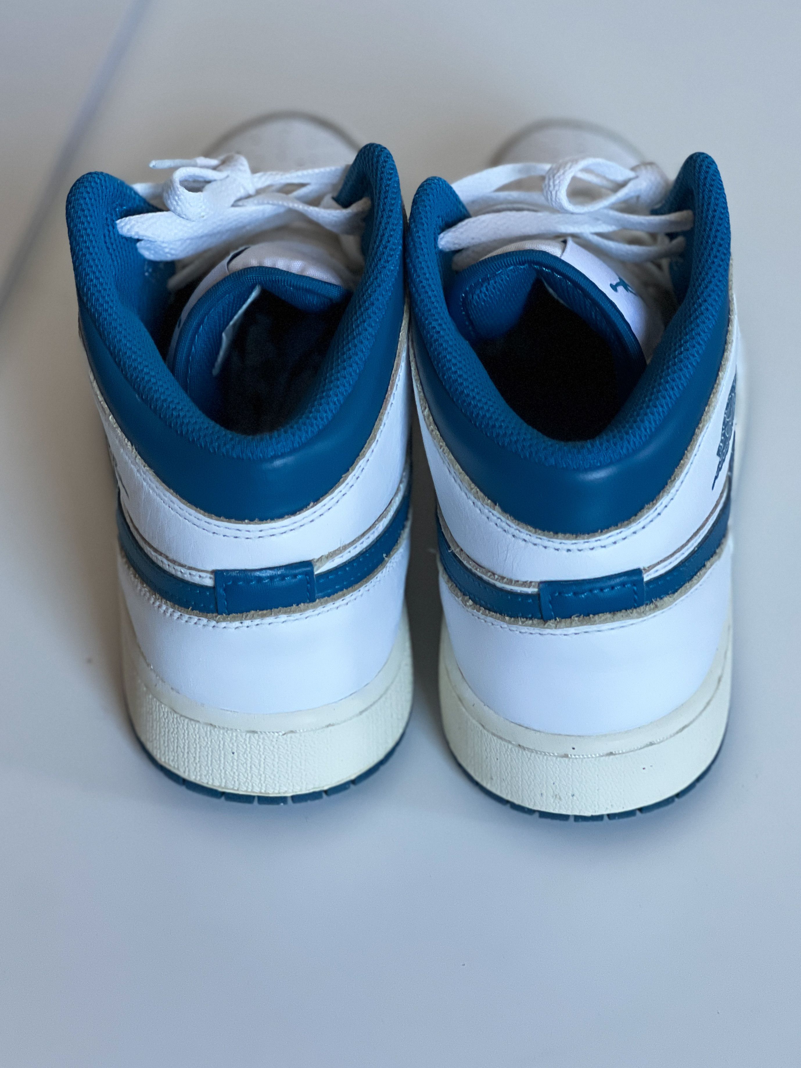 Jordan Brand Nike Air Jordan 1 High `FN7432-141` Size US 7 / EU 40 - 5 Thumbnail