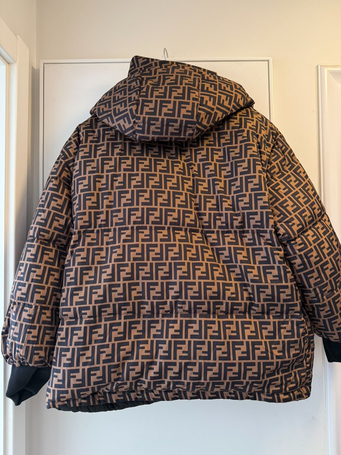 Fendi reversible fendi puffer jacket size l Size US L / EU 52-54 / 3 - 4 Thumbnail