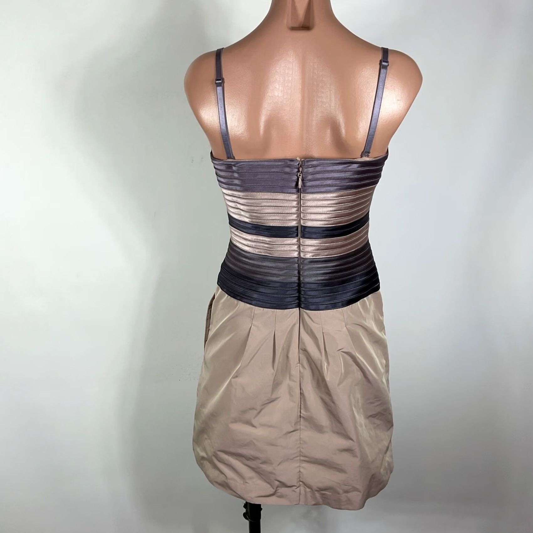 Bcbgmaxazria VINTAGE BCBG MaxAzira Dress 6 Taupe Purple Bandage Sheath Cocktail Mini Bubble Y2K Size M / US 6-8 / IT 42-44 - 5 Thumbnail