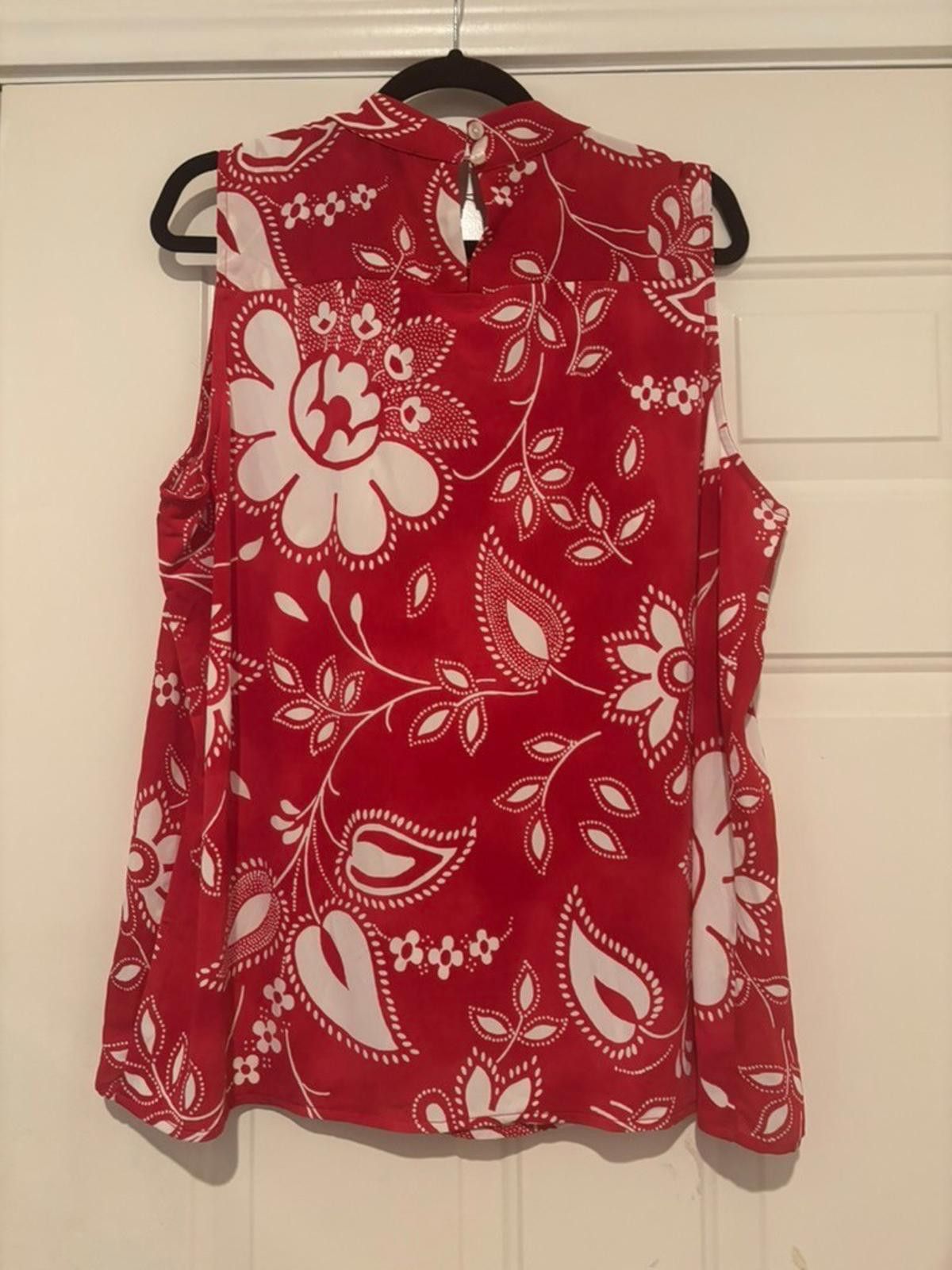 Ann Taylor Womens sz XL Ann Taylor red/white floral blouse #511 Size XL / US 12-14 / IT 48-50 - 2 Thumbnail