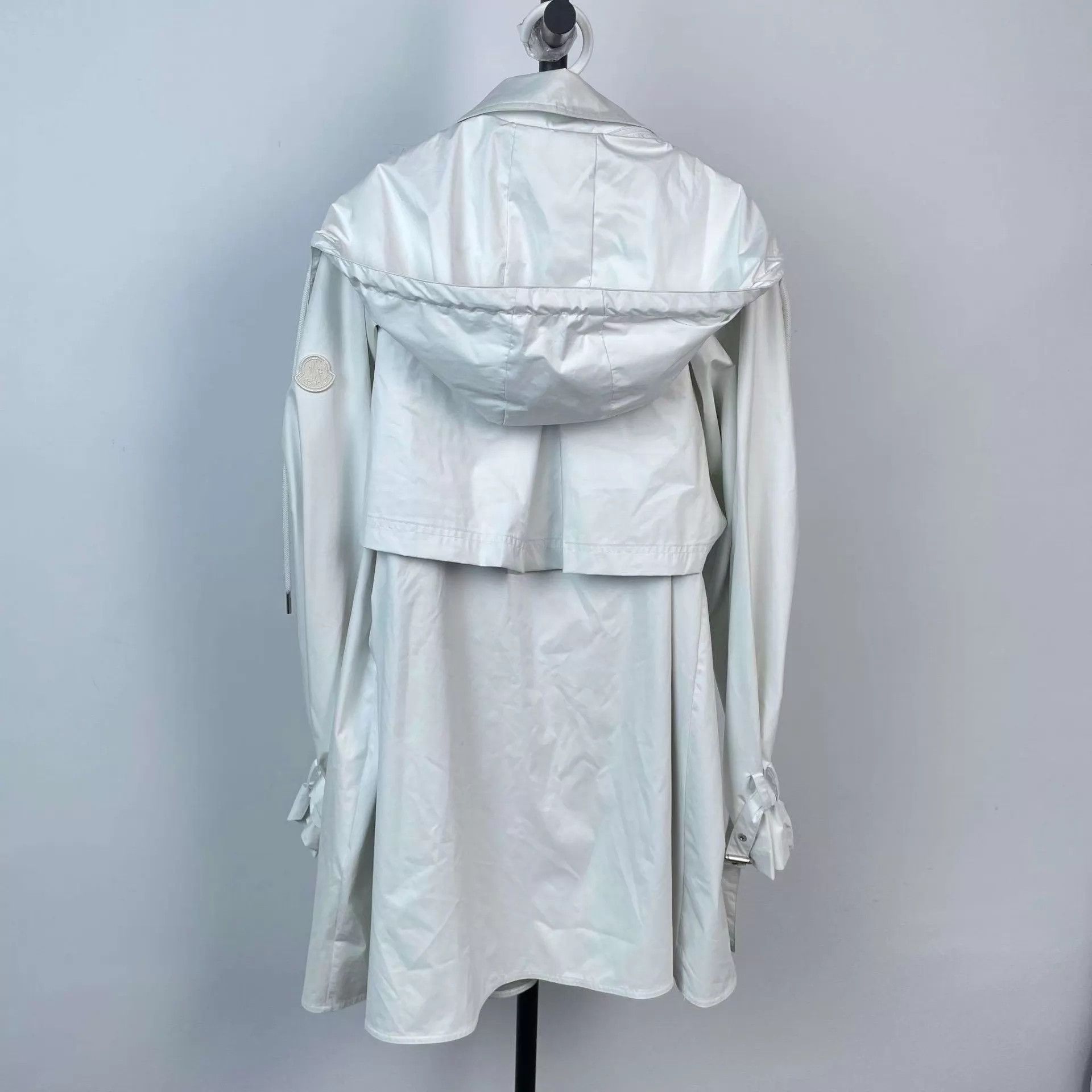 Moncler Moncler White 2 Jacket No Accessories Size XS / US 0-2 / IT 36-38 - 2 Thumbnail