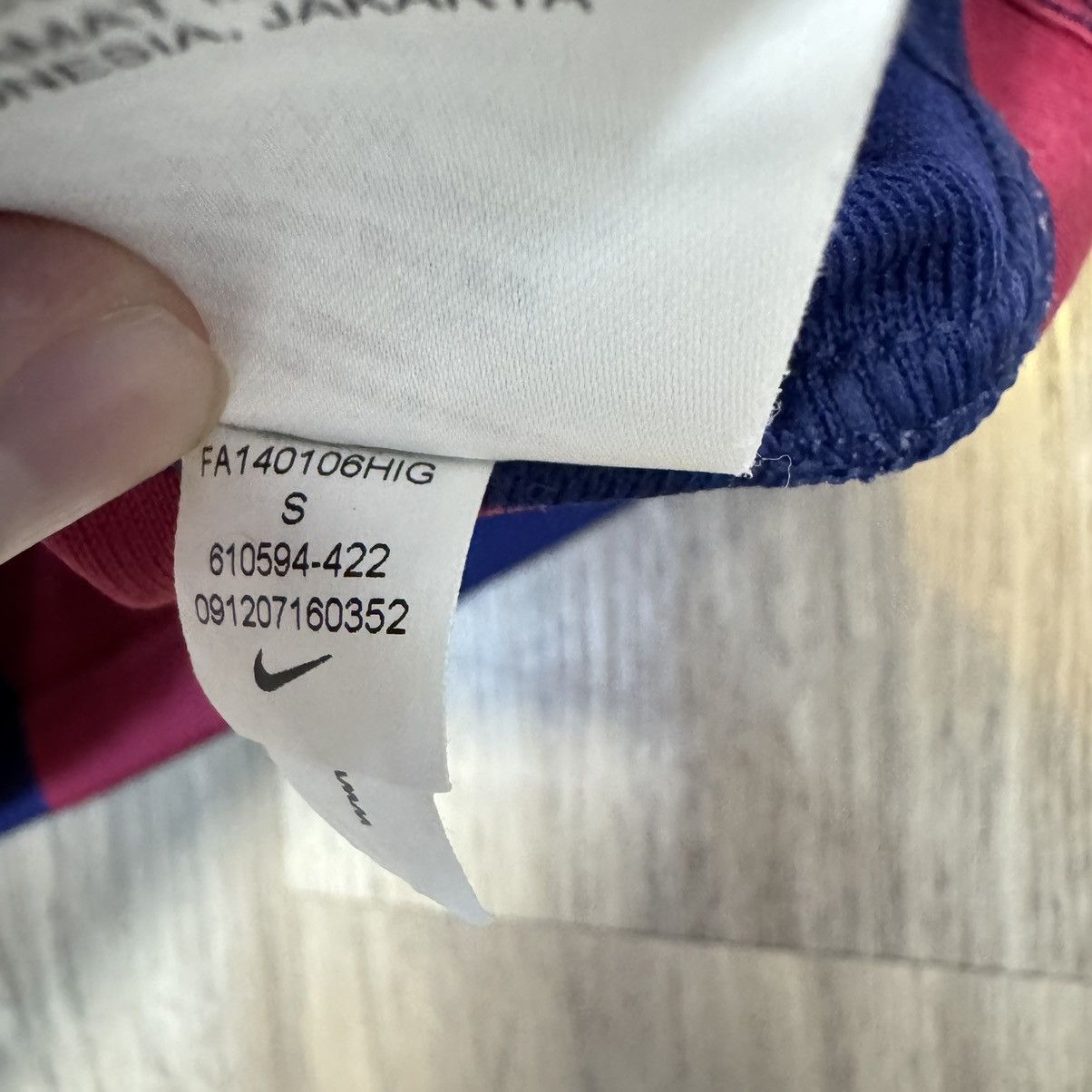 Nike Barcelona 14/15 home shirt #4 Rakitic Size US S / EU 44-46 / 1 - 7 Thumbnail