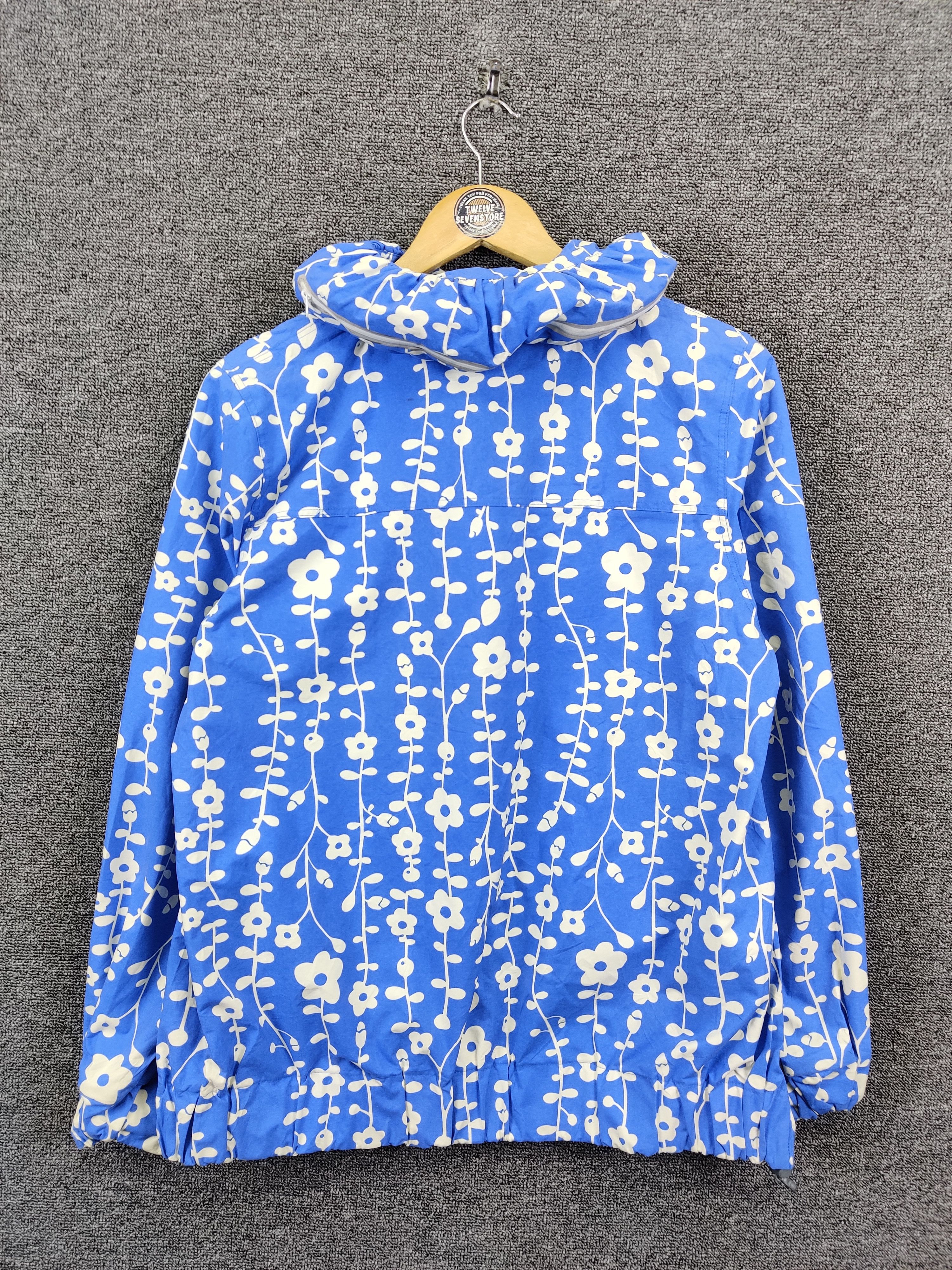 Helly Hansen Vintage Helly Hansen Fullprint Jacket Nice Design Size US L / EU 52-54 / 3 - 6 Thumbnail