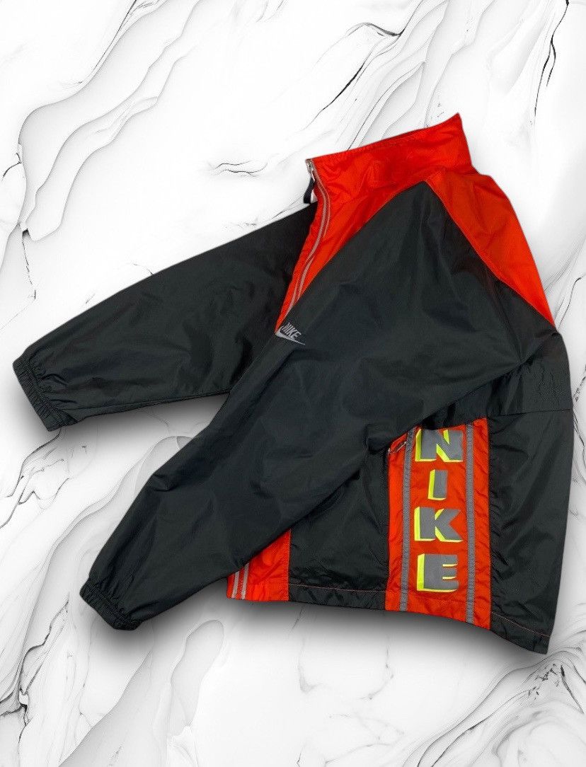 Nike Vintage Nike Big Logo Drill Windbreaker Bomber Jacket Size US S / EU 44-46 / 1 - 1 Thumbnail