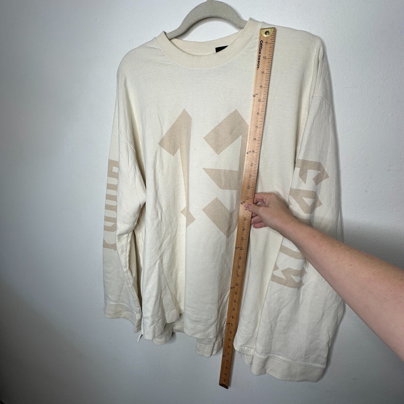 Puma Puma X Rihanna Fenty Tan 13 Graphic Crew Off White Sweater S Size S / US 4 / IT 40 - 14 Thumbnail