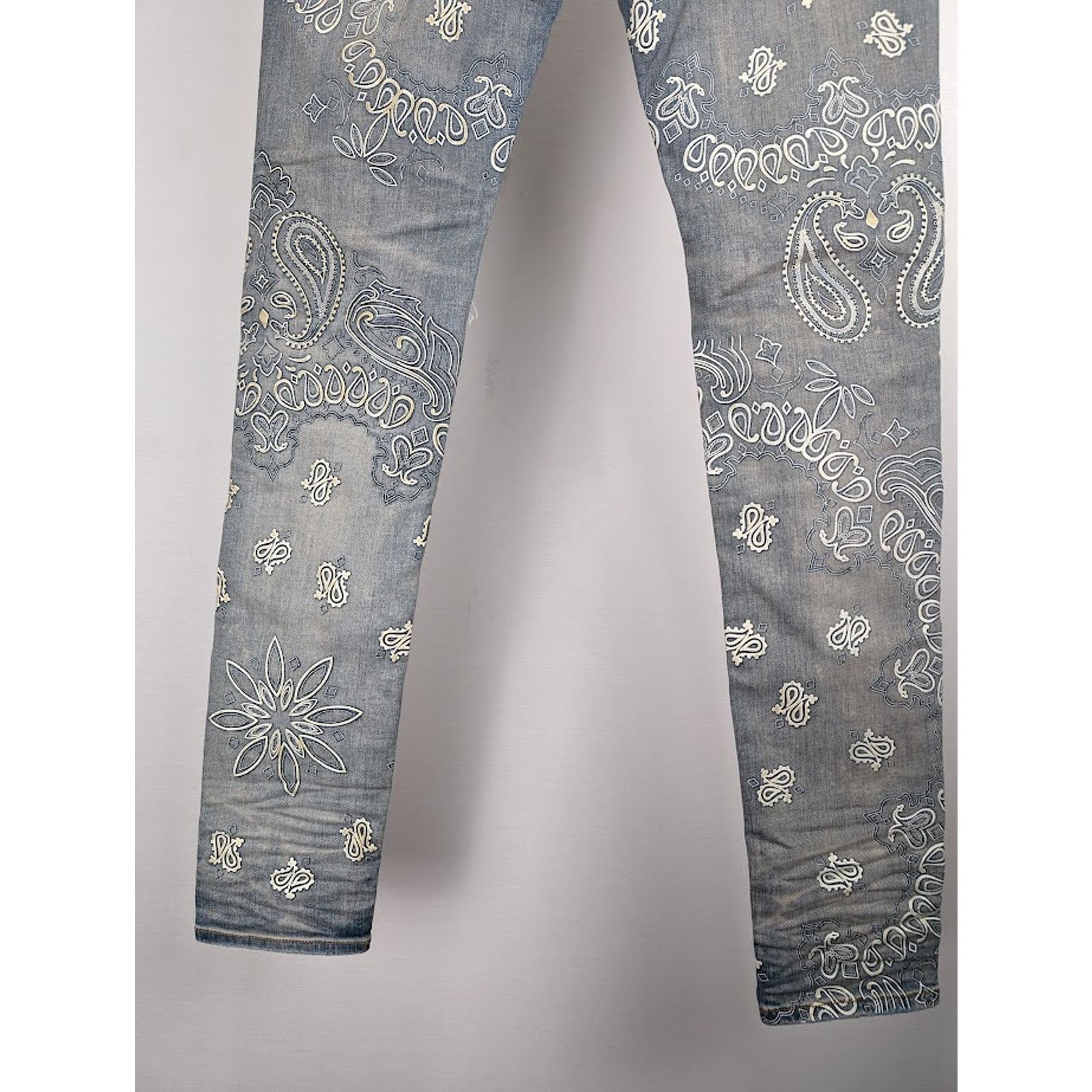 Amiri o1rshd1 Q:2 / Flocked Bandana Jeans in Clay Indigo Size US 31 - 14 Thumbnail