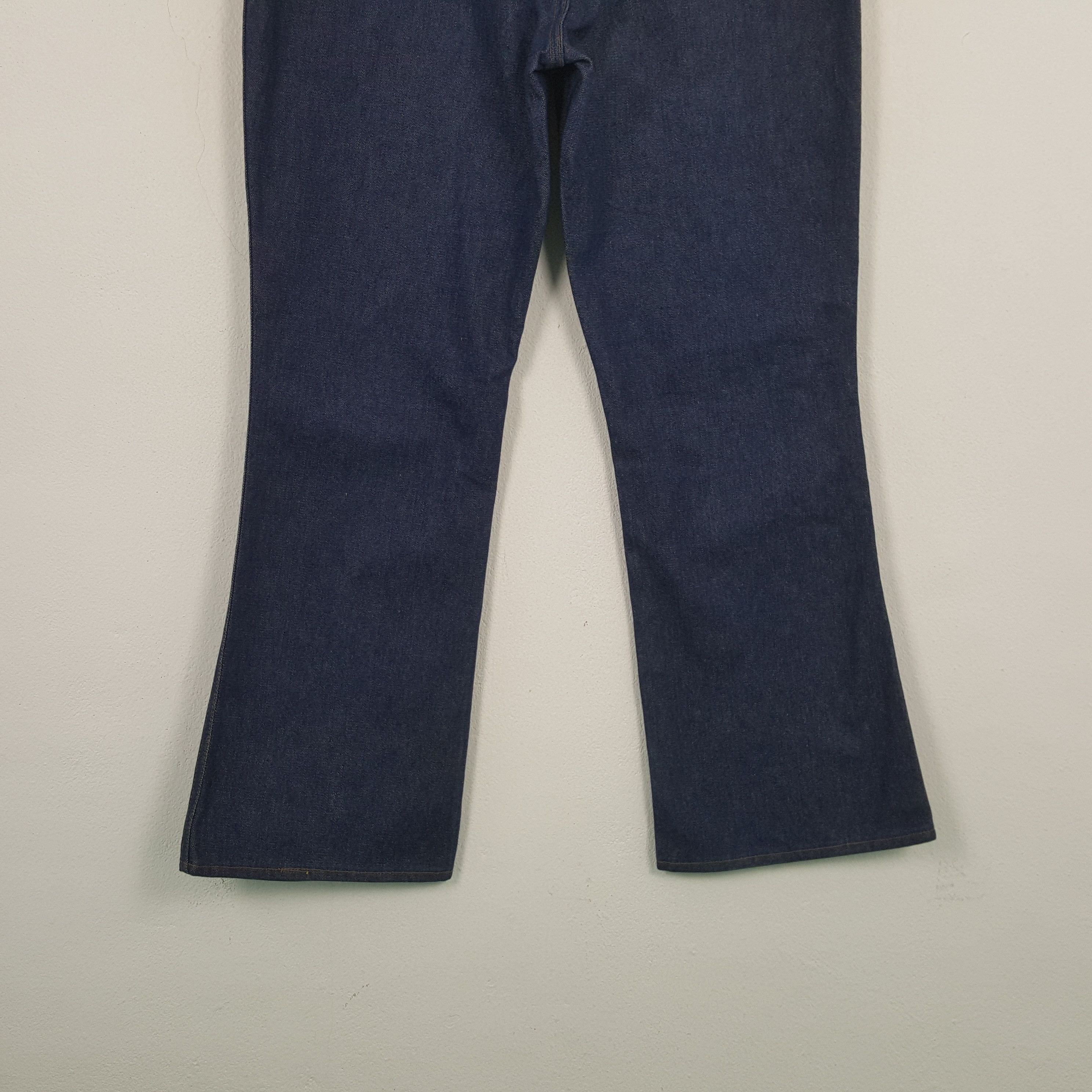 Wrangler Wrangler Fashion Bootcut Style Made in USA Jeans RR18 Size US 35 - 6 Thumbnail