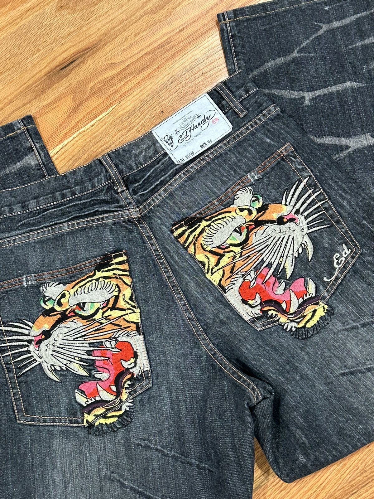 Ed good Hardy denim embroidered tiger jeans size 32