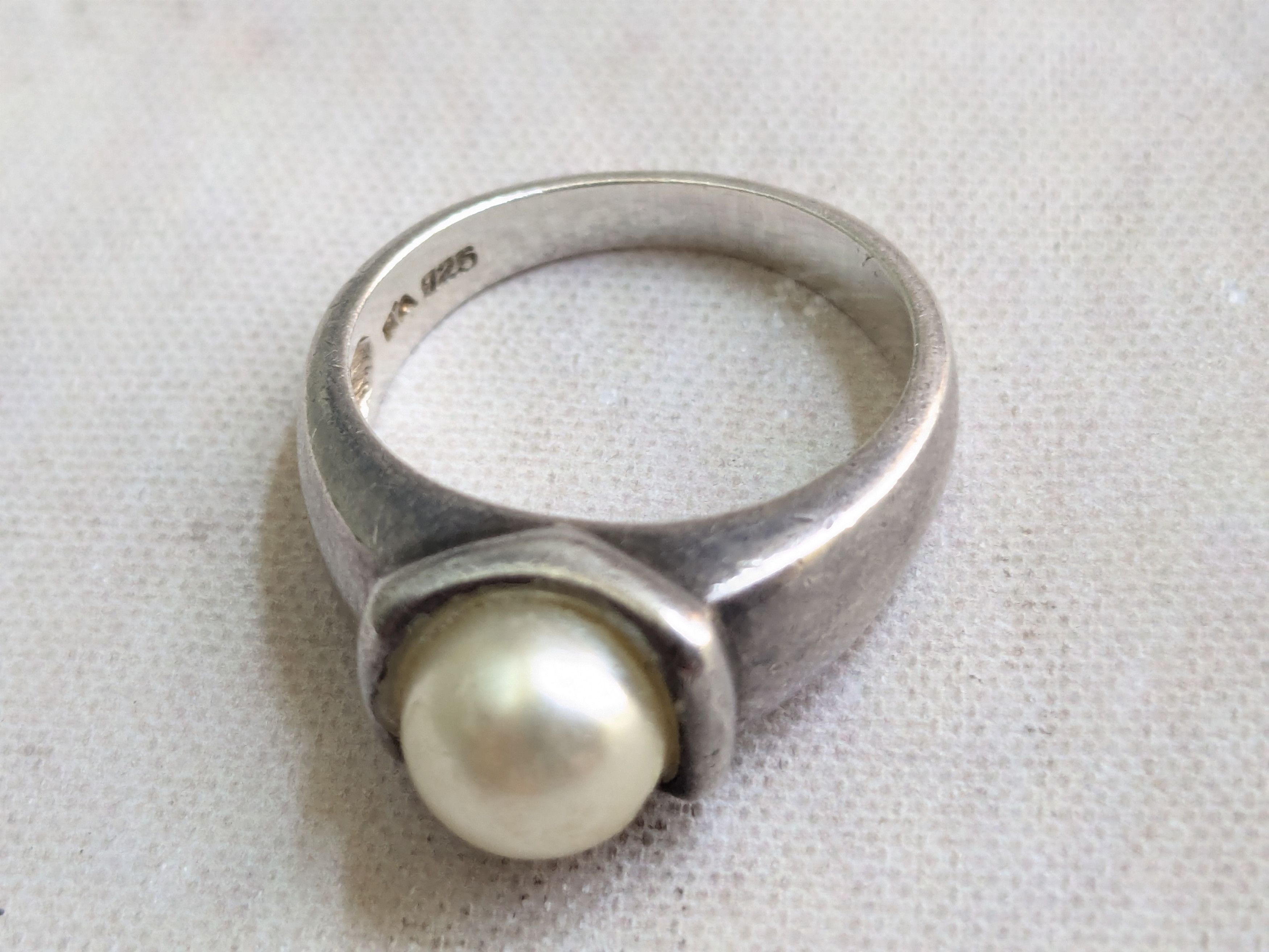 Jewelry × Vintage Vintage Sterling Silver Ring Faux Pearl 8 Size ONE SIZE - 8 Thumbnail
