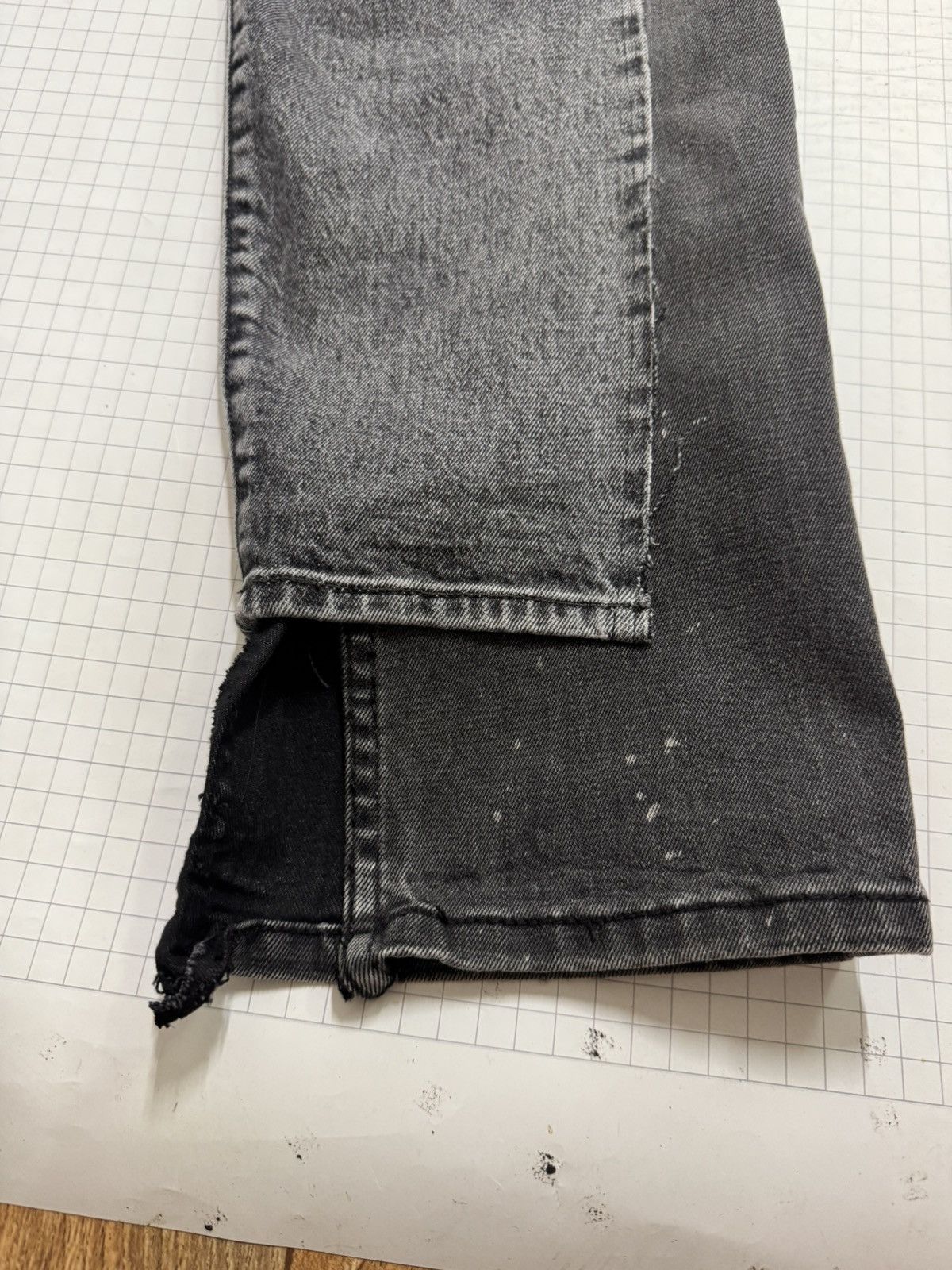 Levi's Reworked Black and Grey Levi’s Denim Jeans One-of-a-Kind Size 30" / US 8 / IT 44 - 4 Thumbnail