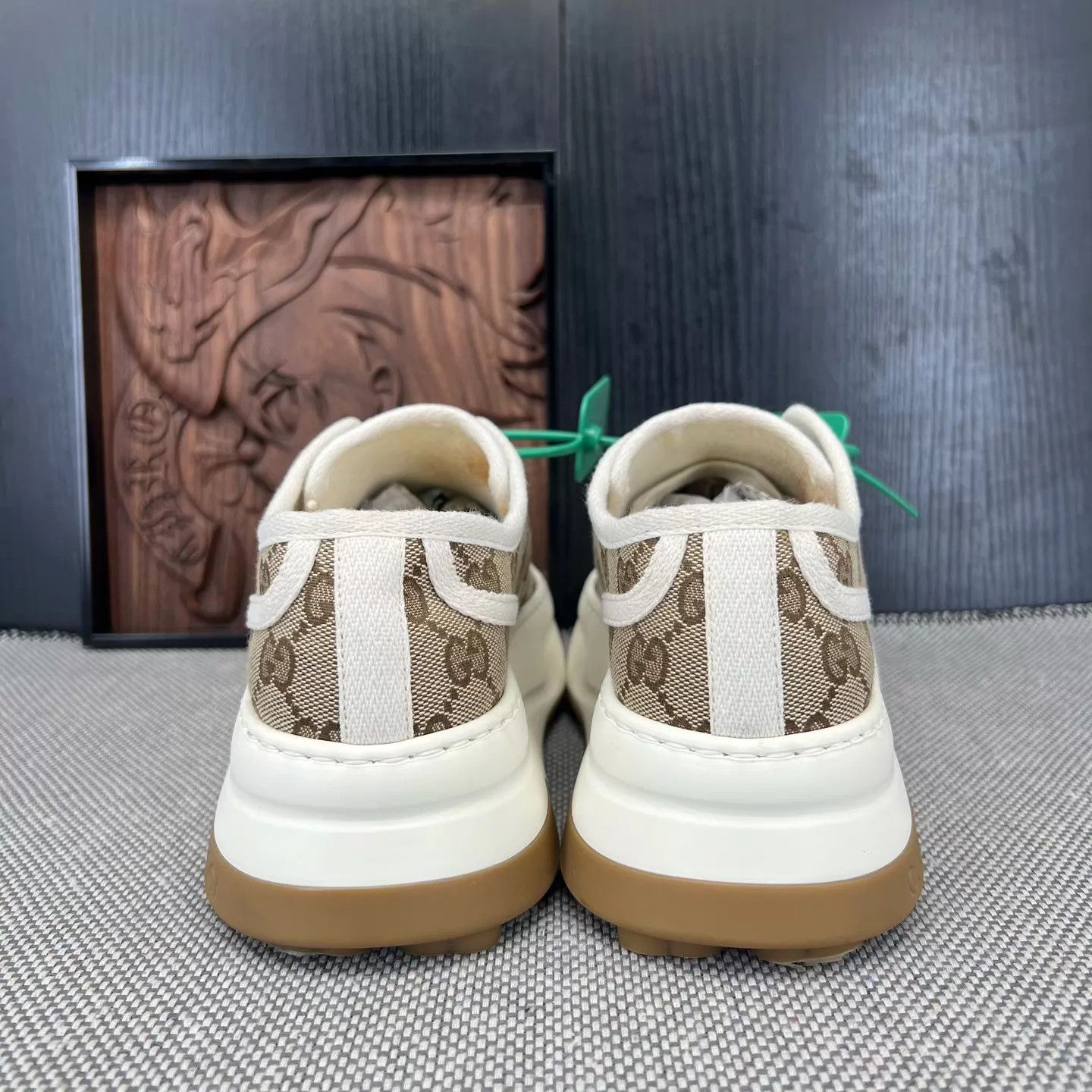 Gucci Gucci Interlocking White Brown 37.5 New Condition Size US 7 / IT 37 - 7 Thumbnail