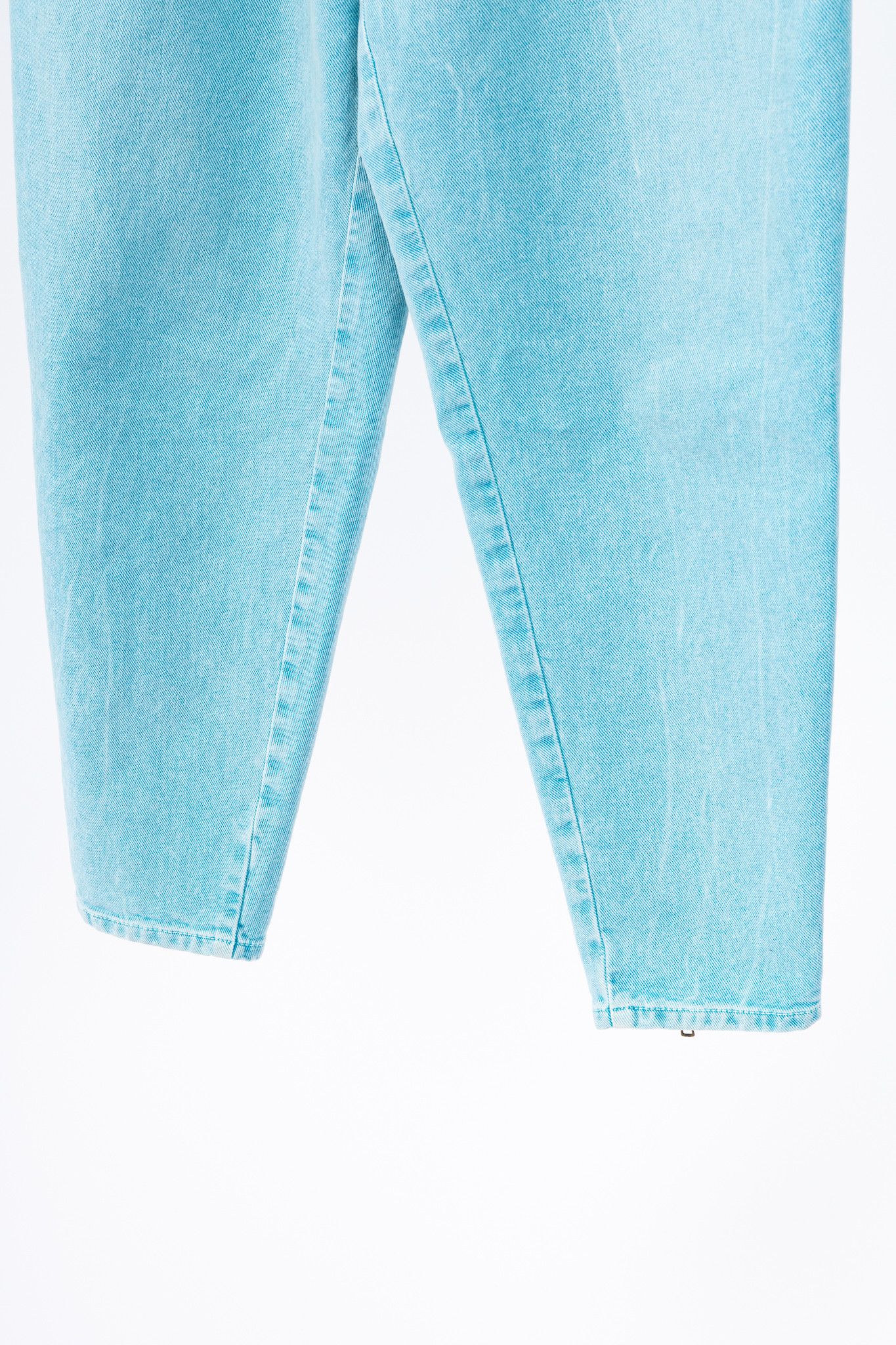 Gucci Gucci PF/19 Embroidered Cherry Tapered Paperbag-Waist Jeans Size 25" / US 0 / IT 36 - 6 Thumbnail