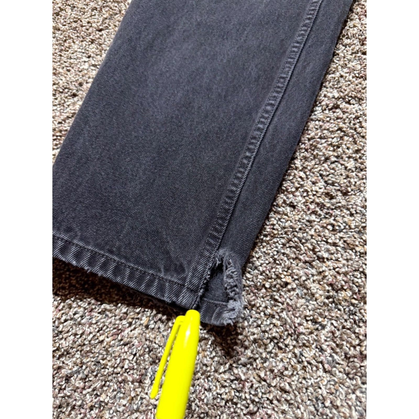Levi's VINTAGE Levi's 560 Jeans Men 33X34 Black Denim 5-Pocket Tapered Levi's 500 Series Modern Fit Size US 33 - 6 Thumbnail