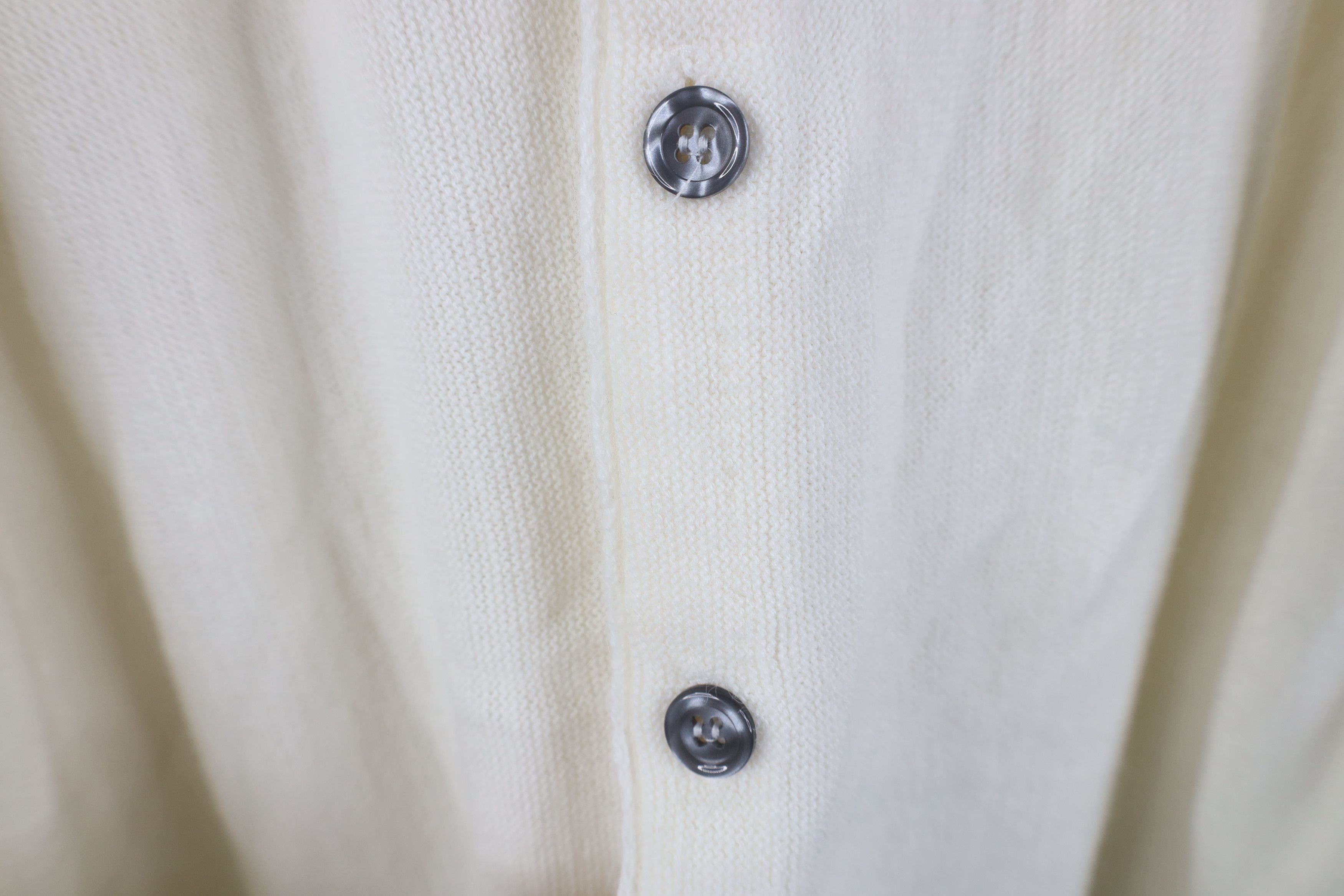 Vintage Vintage 70s Streetwear Cobain Cardigan Sweater White USA Size US L / EU 52-54 / 3 - 6 Thumbnail