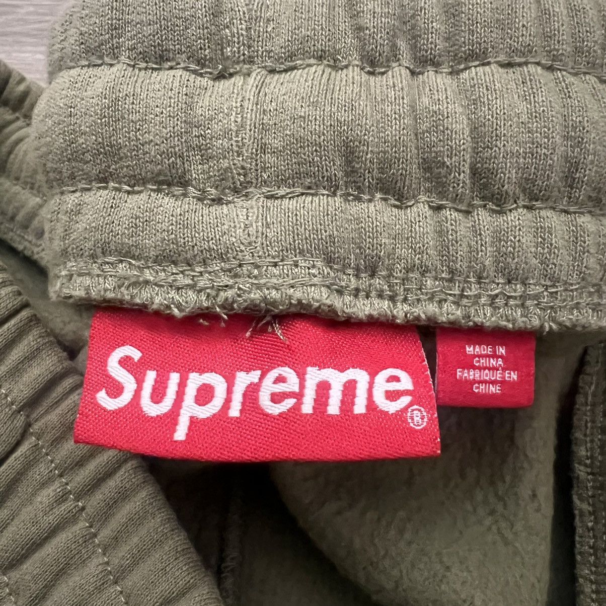 Supreme Supreme Satin Appliqué Logo Sweatpants FW23 Size US 34 / EU 50 - 6 Thumbnail