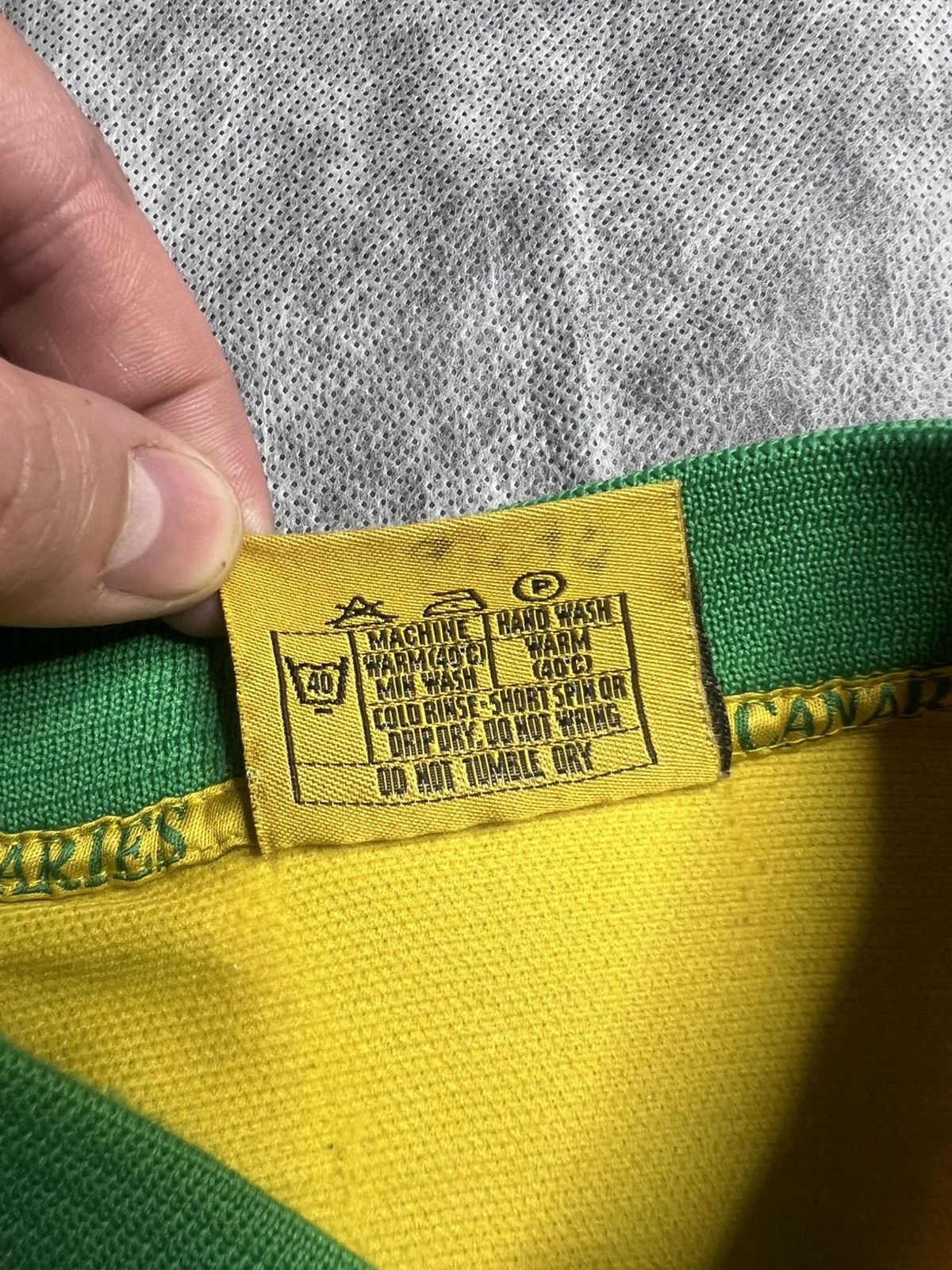 Other Norwich City Home Football Shirt 1999/01 Adults L Size US L / EU 52-54 / 3 - 13 Thumbnail