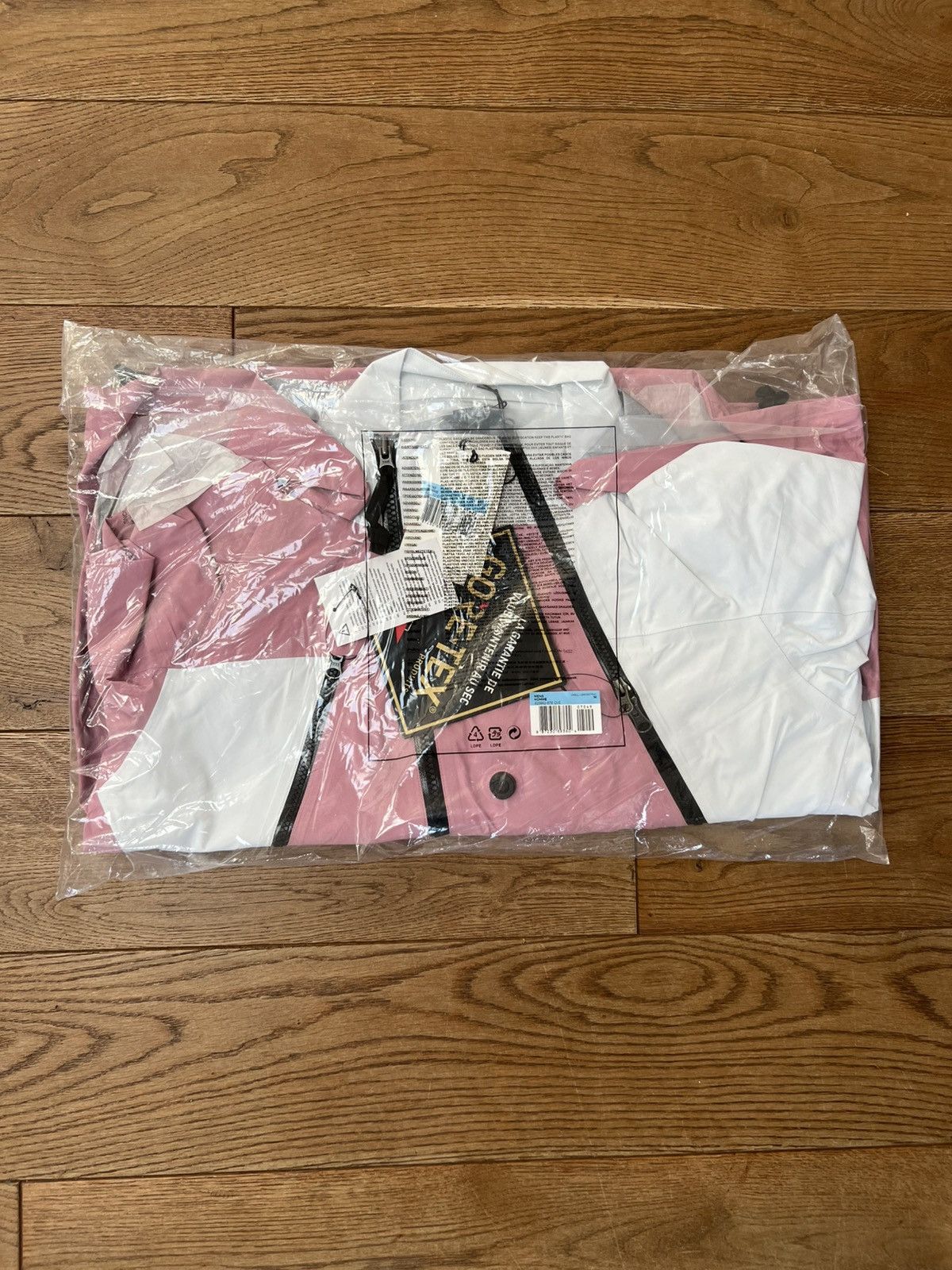 Nike ACG Nike ACG J13 ss18 goretex Medium new Size US M / EU 48-50 / 2 - 16 Thumbnail