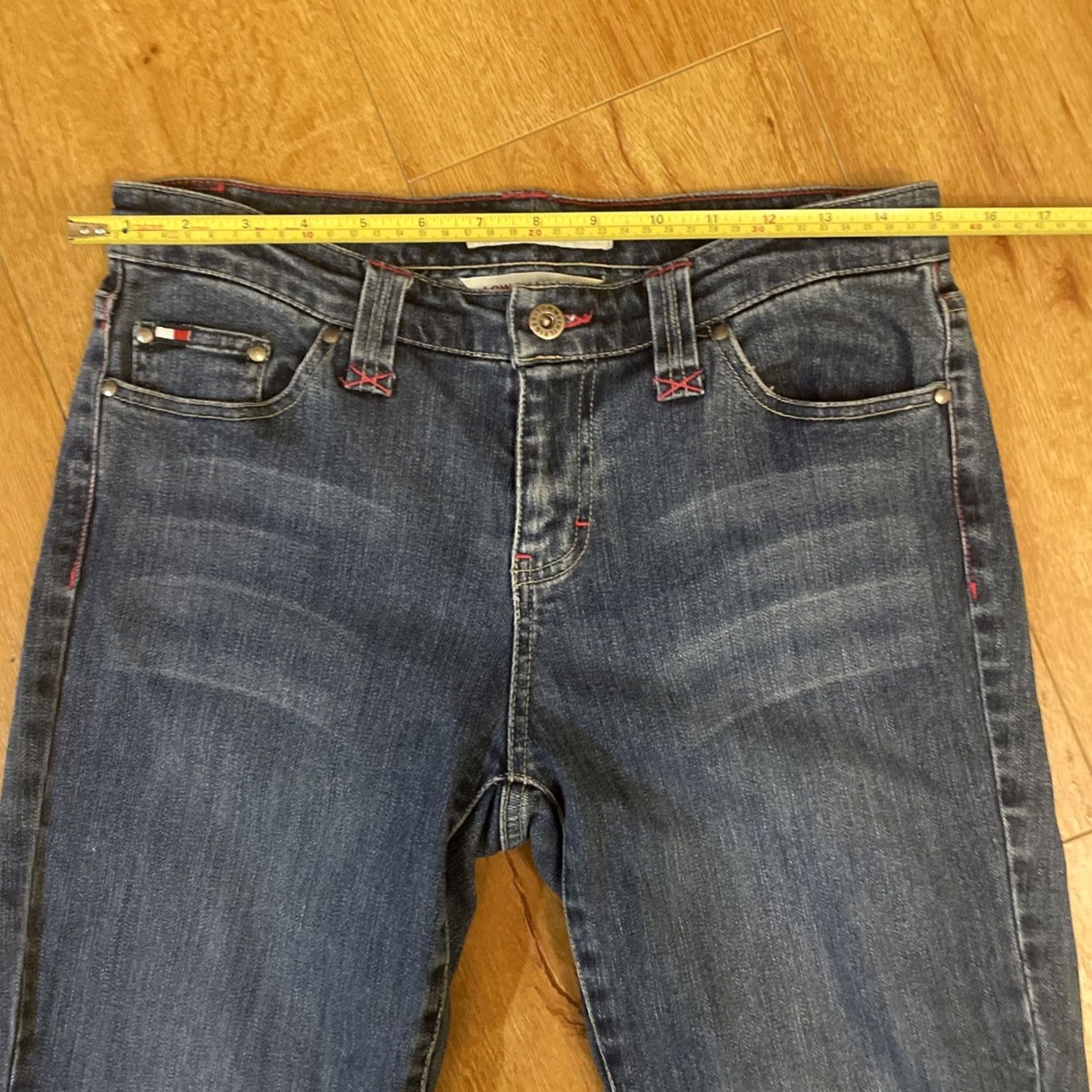 Tommy Hilfiger VINTAGE Tommy Hilfiger Jeans Flare Boot Cut 30x30 Medium Wash Women Regular Denim Blue 2005 Y2K Size 30" / US 8 / IT 44 - 6 Thumbnail