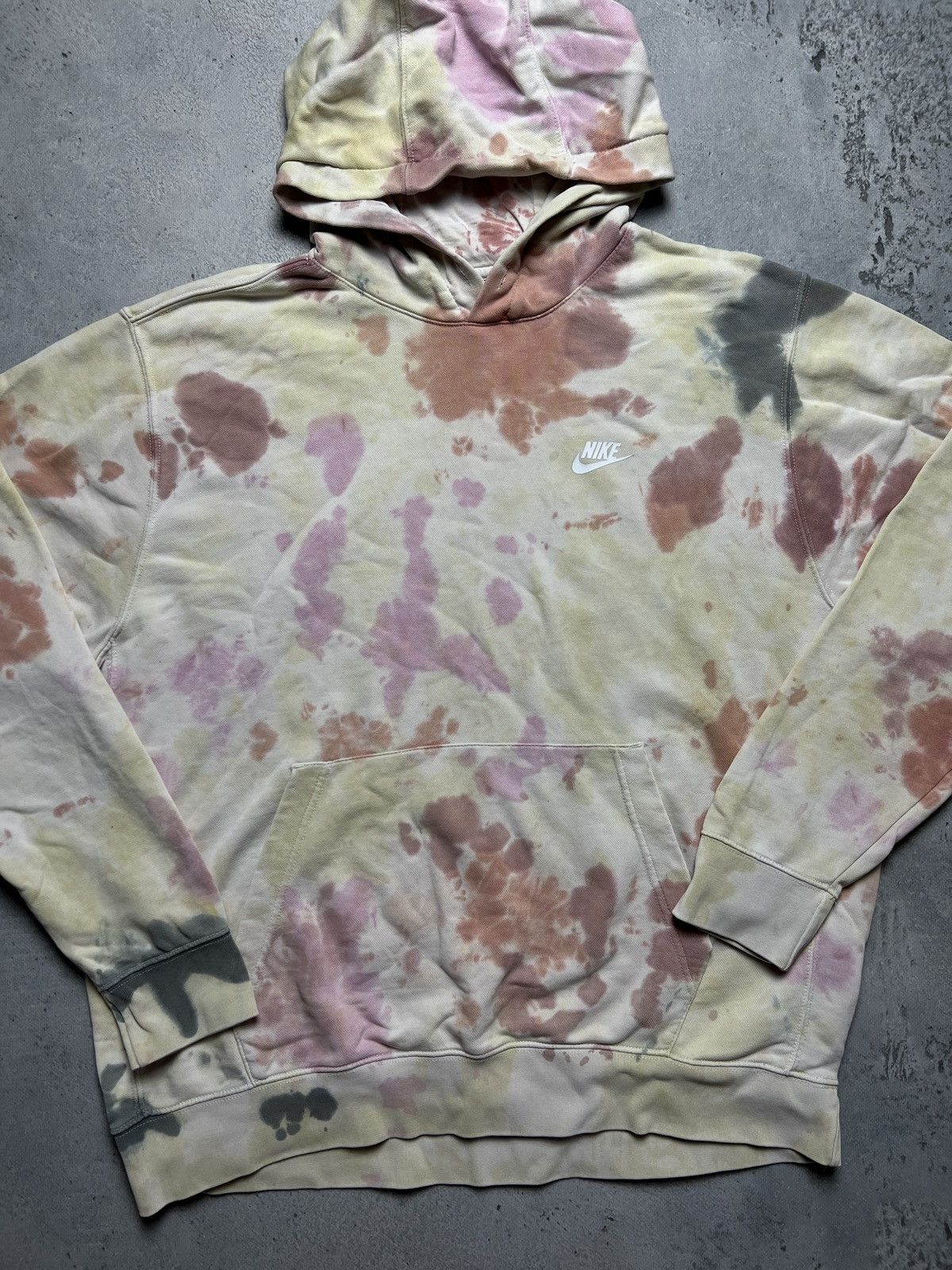 Nike Nike Tie Dye Hoodie Sweatshirt y2k Hype Opium Streetwear Size US L / EU 52-54 / 3 - 5 Thumbnail