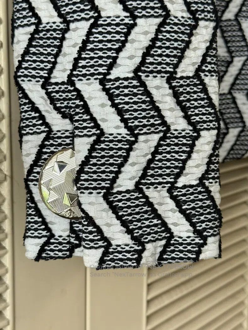 Chanel Chanel Black and white geometric striped twill jacket Size XS / US 0-2 / IT 36-38 - 6 Thumbnail