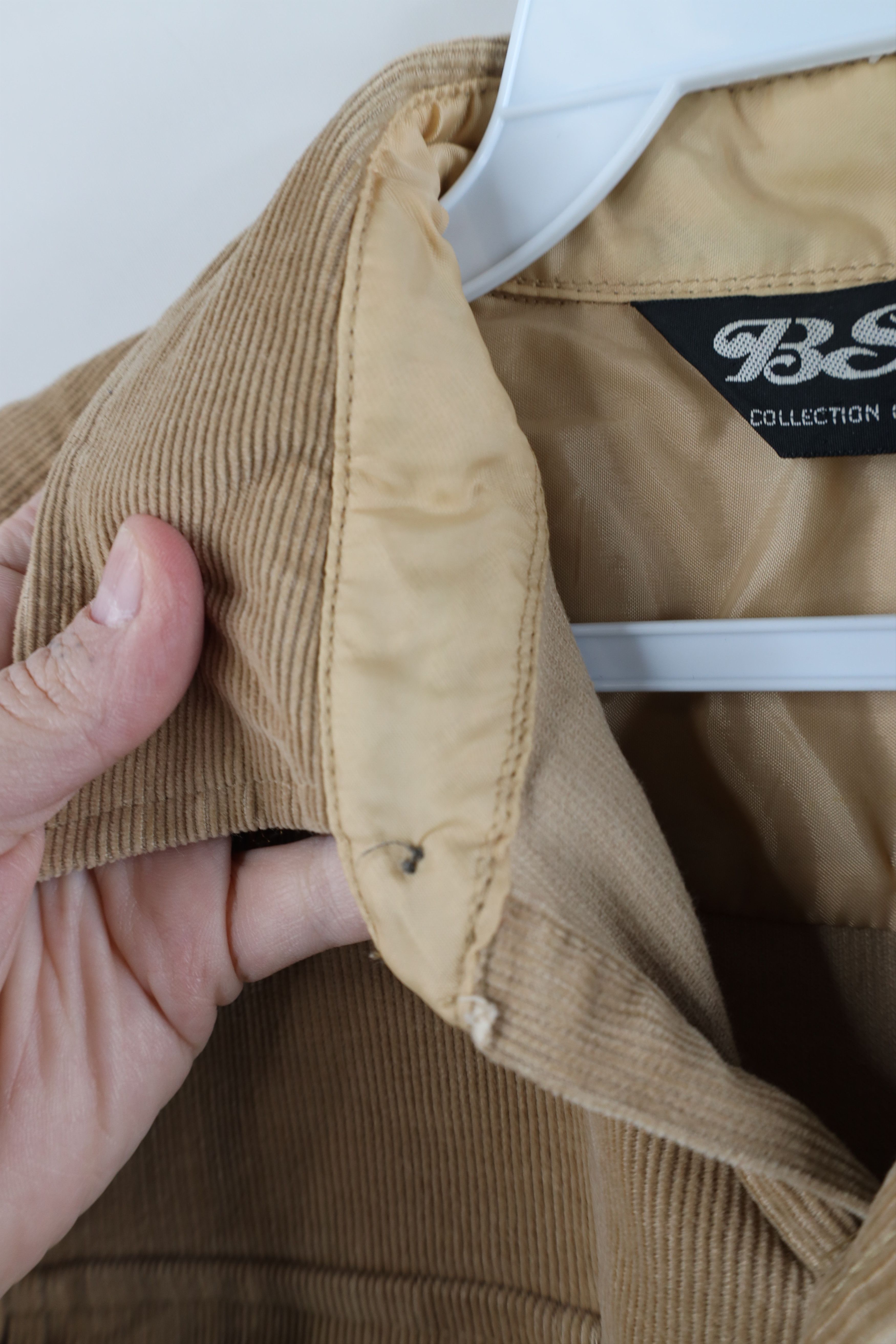 Vintage Vintage 90s Streetwear Corduroy Collared Button Shirt Beige Size US S / EU 44-46 / 1 - 9 Thumbnail