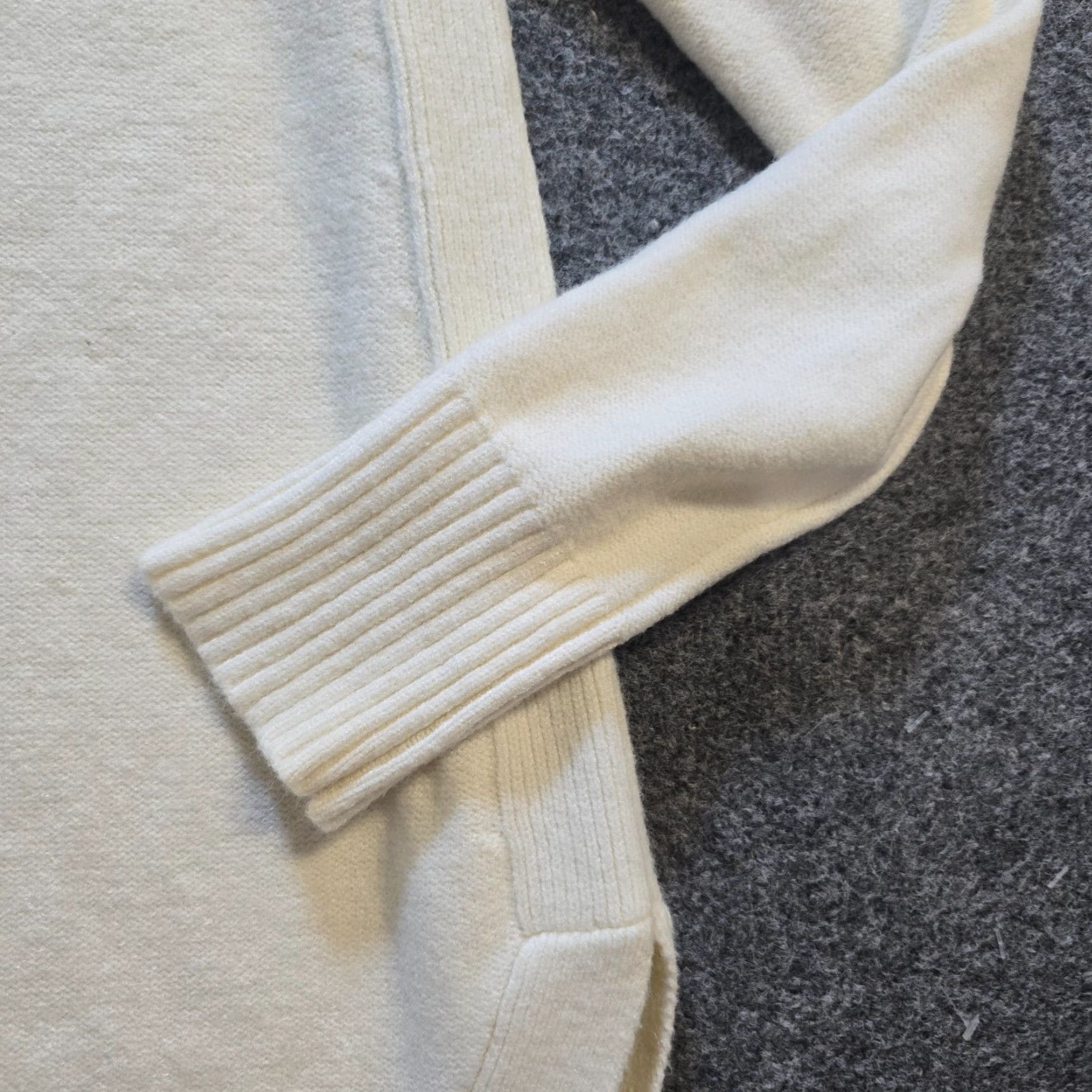 Anthropologie **White Anthropolgie Womens Cowl Neck Size XS Long Sleeve Sweater** User: **White Anthropologie Womens Cowl Neck Size XS Long Sleeve Sweater** Size XS / US 0-2 / IT 36-38 - 3 Thumbnail