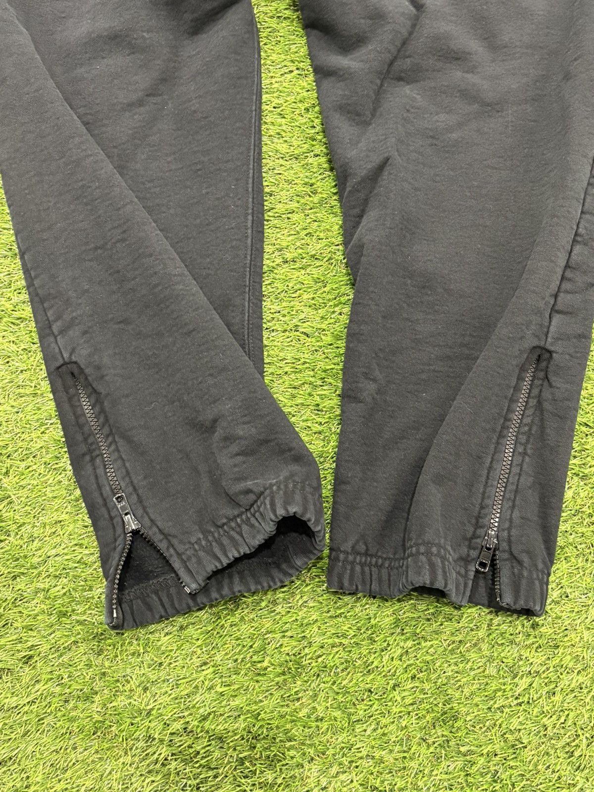 Undefeated VINTAGE UNDEFEATED SWEATPANTS Size US 34 / EU 50 - 3 Thumbnail