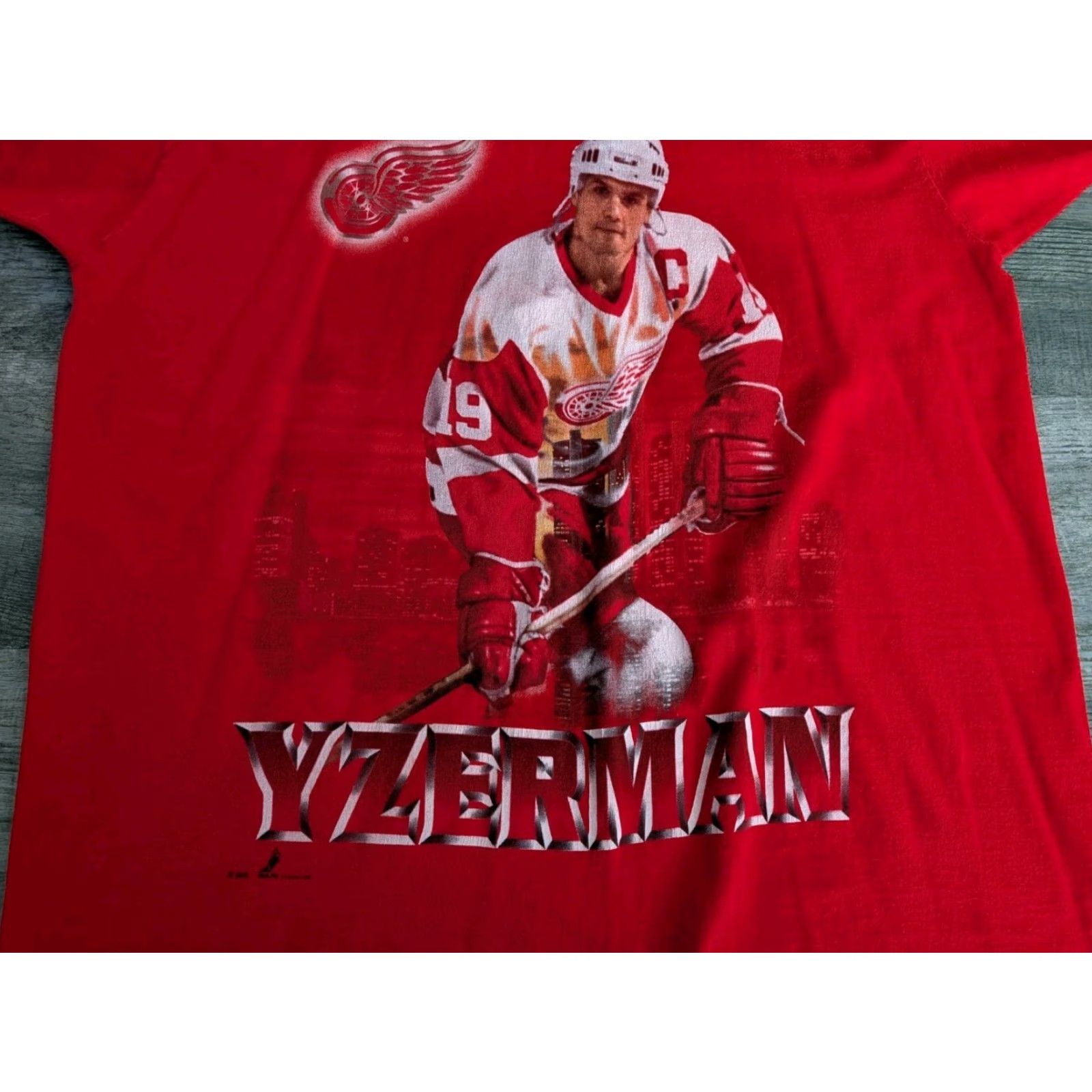 Salem Sportswear VINTAGE 90s Steve Yzerman Detroit Red Wings Salem Sportswear Tee Shirt XL Red USA Graphic Print Short Sleeve Crew Neck Single Stitch Men Size US XL / EU 56 / 4 - 3 Thumbnail