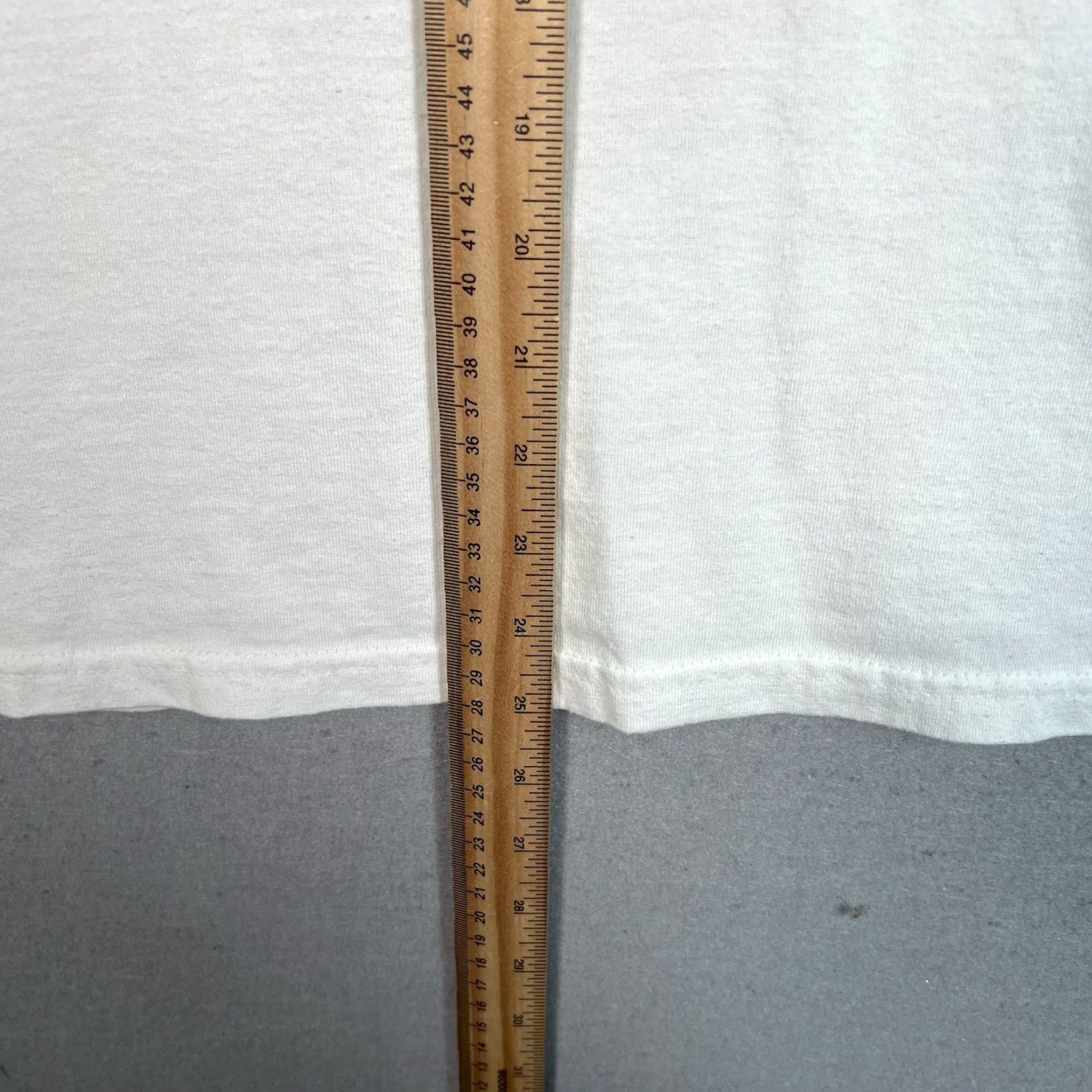 Fruit Of The Loom VINTAGE Fruit of the Loom T-Shirt University White Adult Medium Crew Neck Short Sleeve Mens 90s Concert Theme White Mens Size US M / EU 48-50 / 2 - 3 Thumbnail