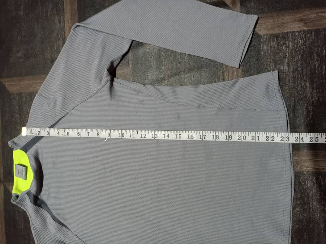 Nike Nike Sphere Dry long Sleeve Size L / US 10 / IT 46 - 13 Thumbnail