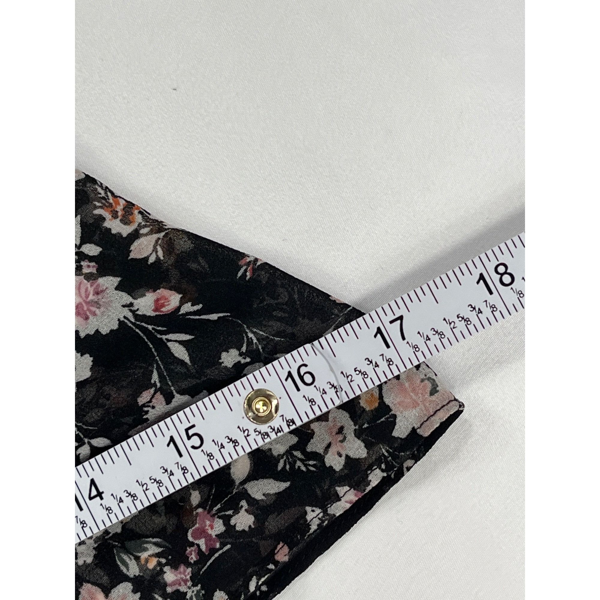 White House Black Market White House black market SKU 7686 Womens Off shoulder Floral Size S / US 4 / IT 40 - 11 Thumbnail