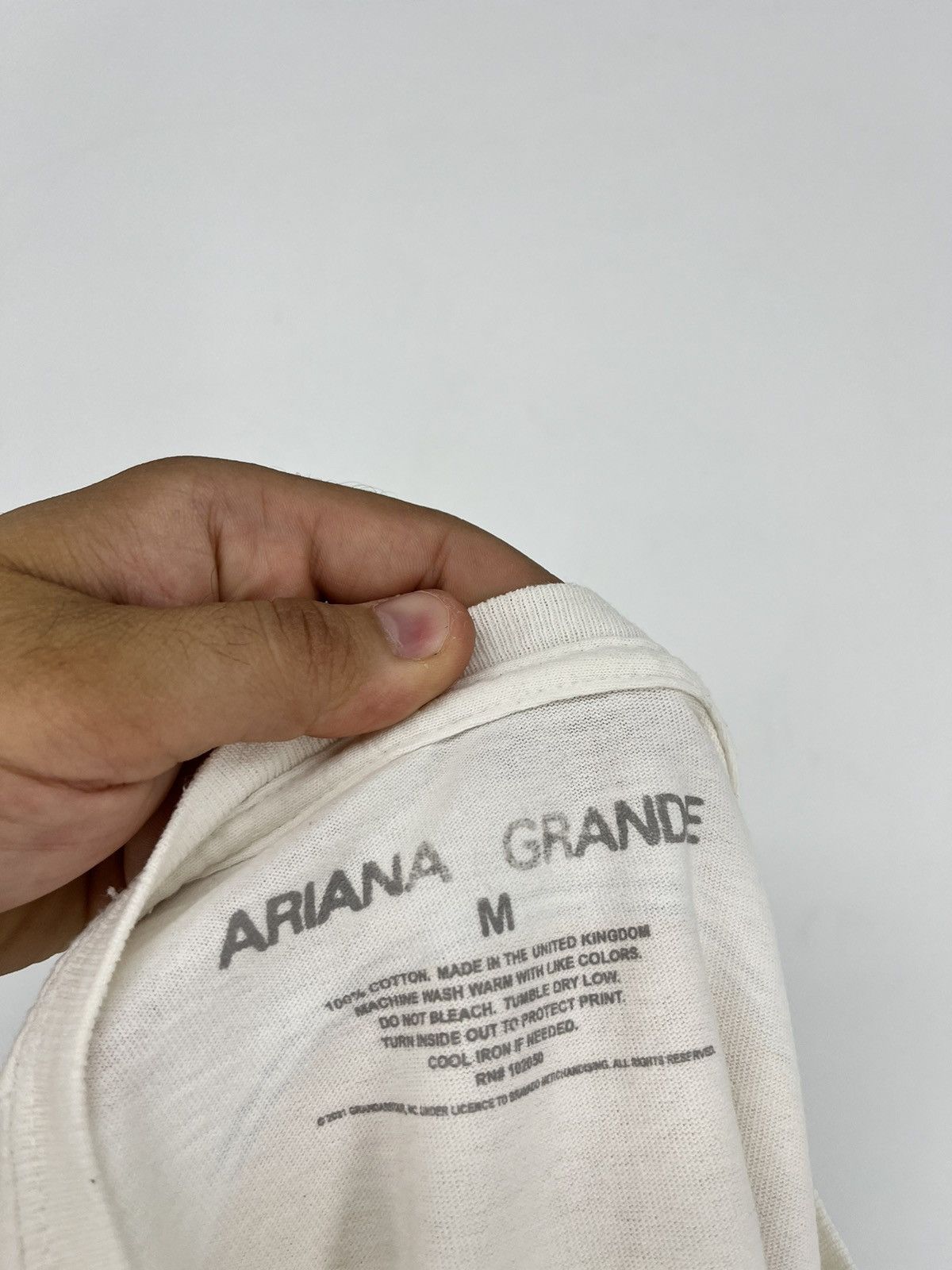 Band Tees Vintage 🔥RARE🔥 Ariana Grande Solo Singer Rappars Shirt Size US M / EU 48-50 / 2 - 12 Thumbnail