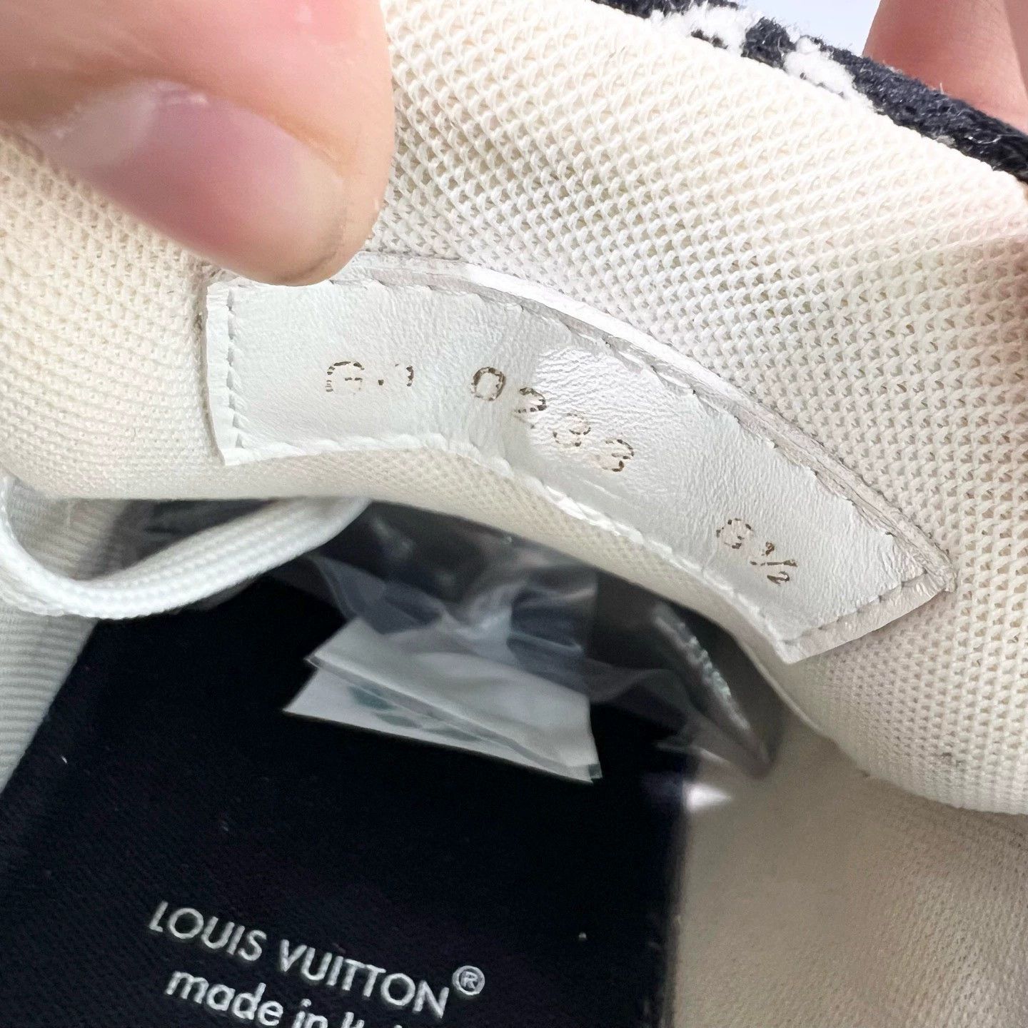 Louis Vuitton Louis Vuitton Suede All-over Monogram Canvas Sneakers Size US 8.5 / EU 41-42 - 9 Thumbnail